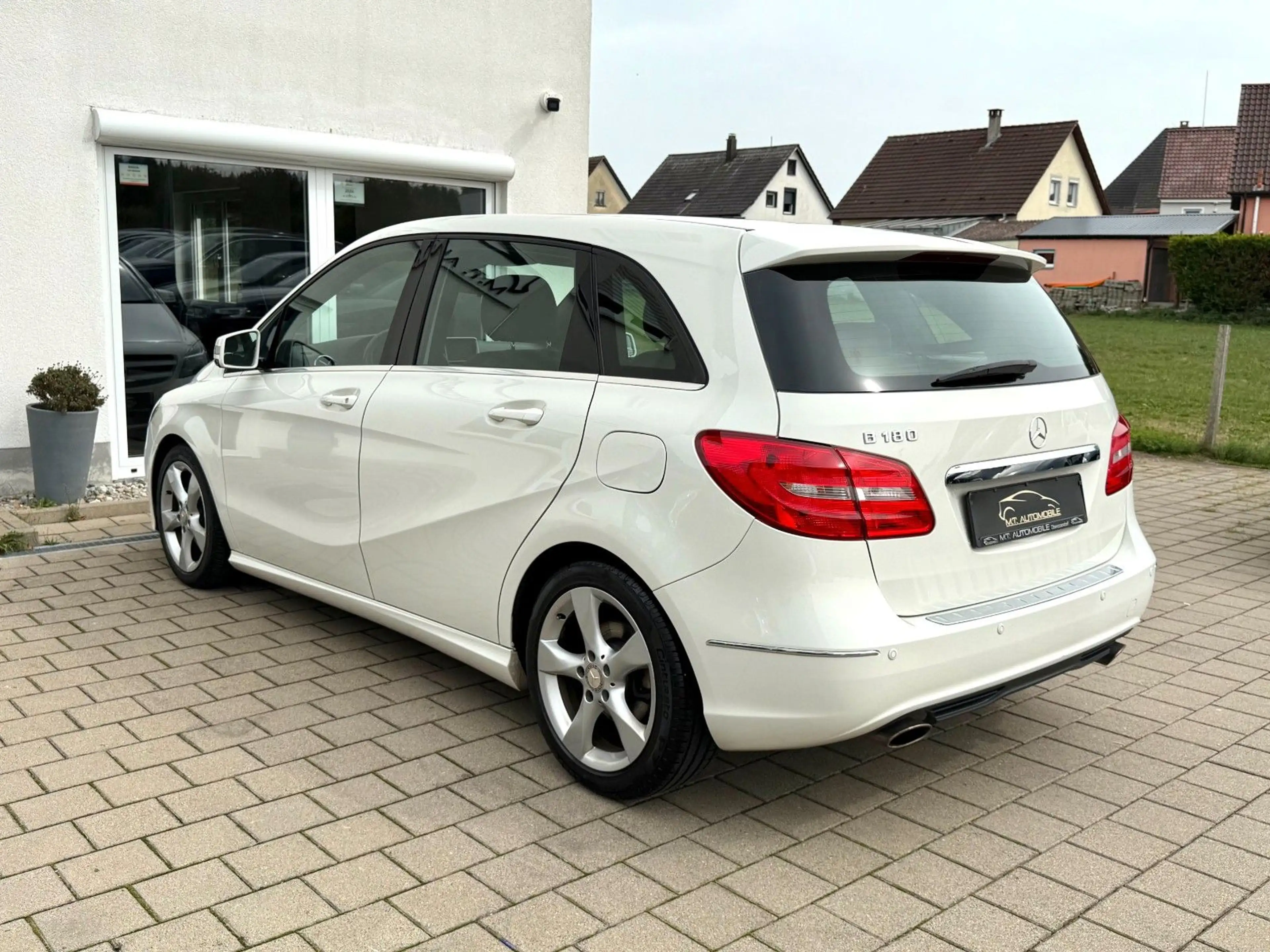 Mercedes-Benz B 180 *NAVI*TEMP*KLIMA*PDC*SHZ*LEDER*BLUETOOTH* — photo 7