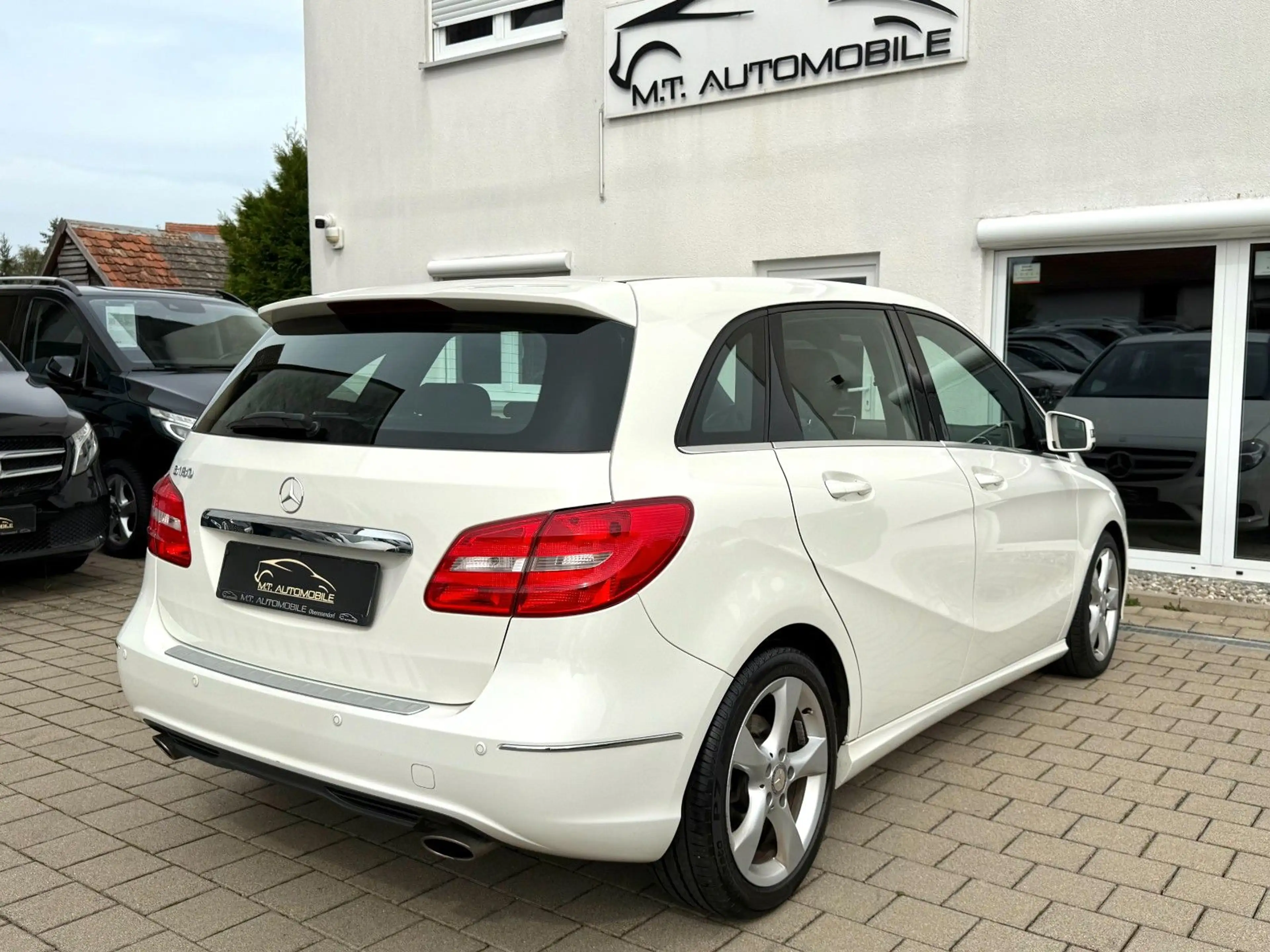 Mercedes-Benz B 180 *NAVI*TEMP*KLIMA*PDC*SHZ*LEDER*BLUETOOTH* — photo 5
