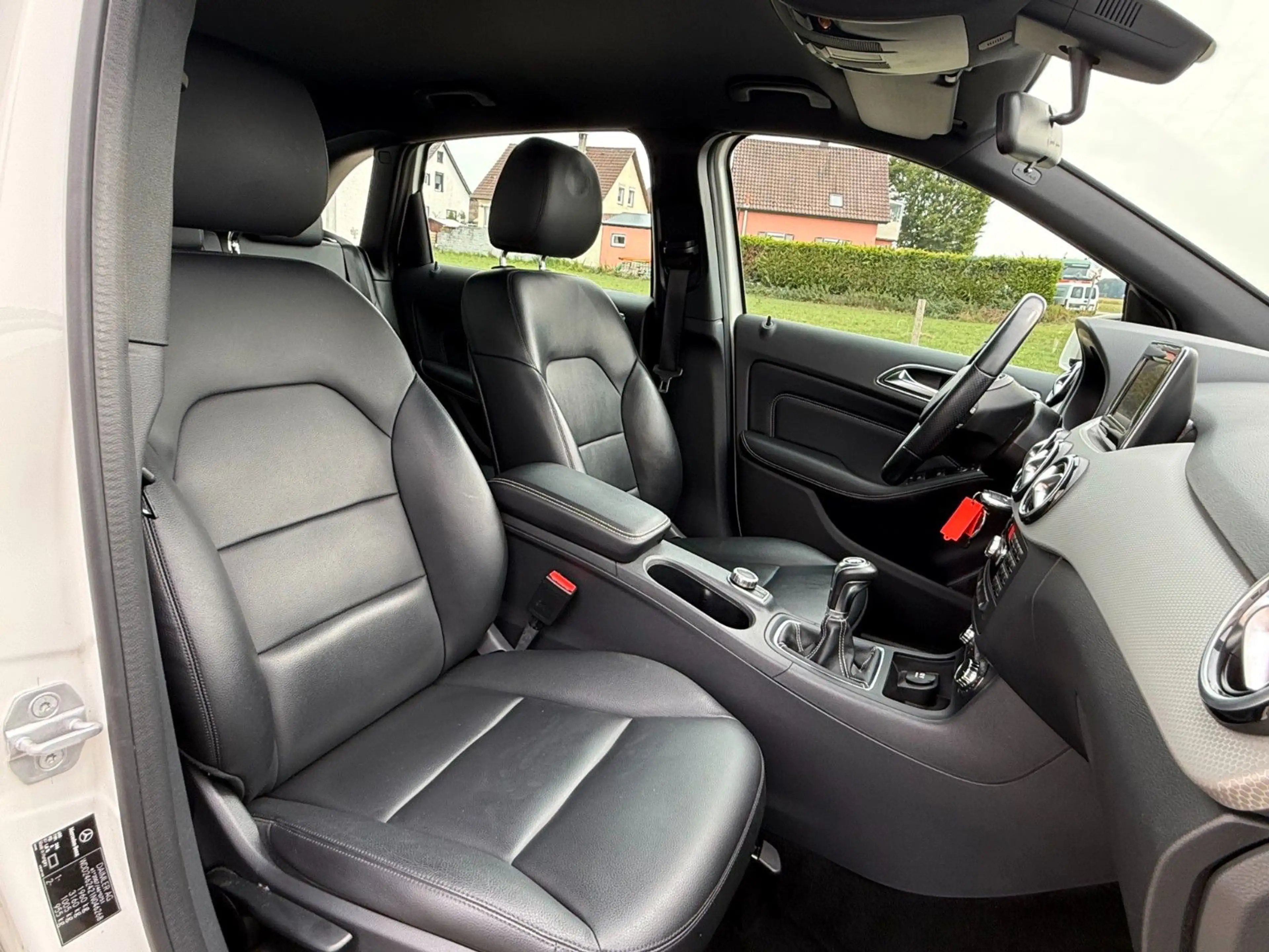 Mercedes-Benz B 180 *NAVI*TEMP*KLIMA*PDC*SHZ*LEDER*BLUETOOTH* — photo 16