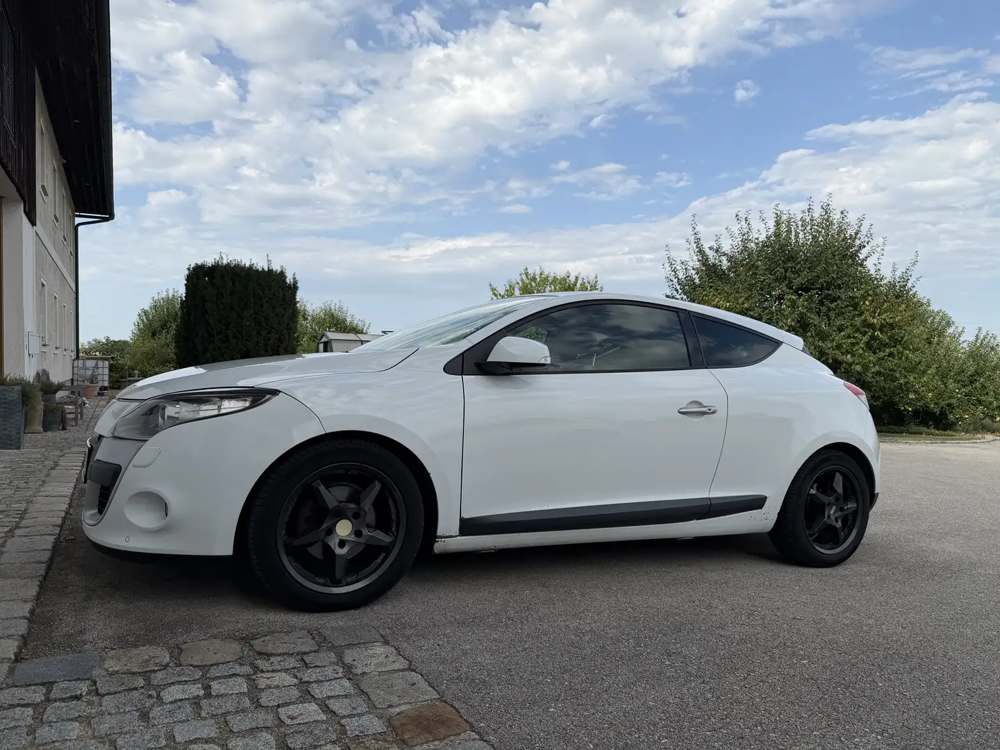 Renault Megane Mégane Coupé Dynamique dCi 110 DPF EDC Dynamique Weiß - 2