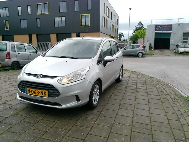 Ford B-Max 1.0 ECOB. TITANIUM