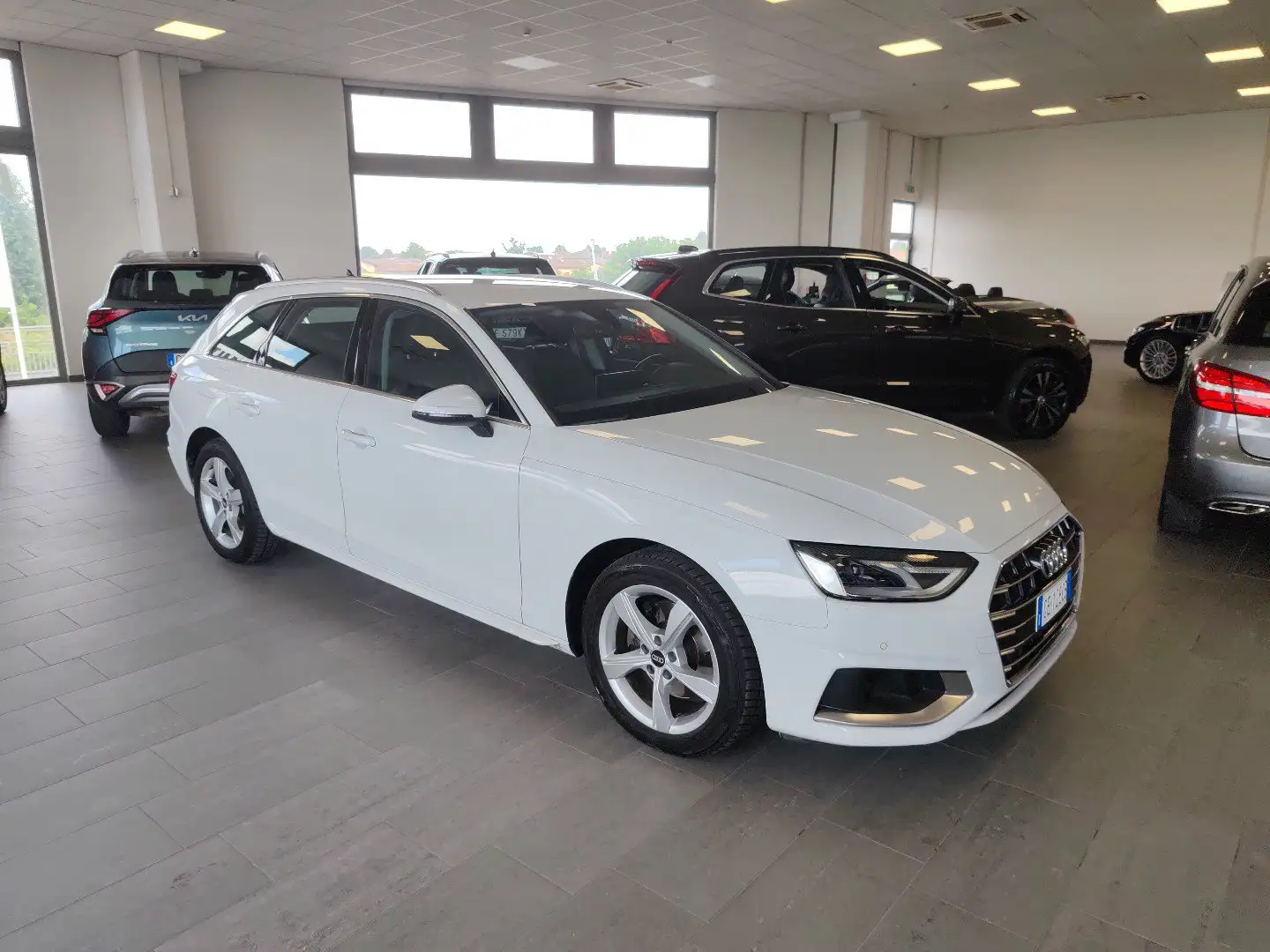 Audi A4 Avant 30 TDI S tronic Bus.Advanced MHEV Fari LED Bianco - 2