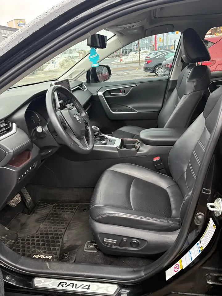 Toyota RAV 4 снимка Toyota RAV 4
