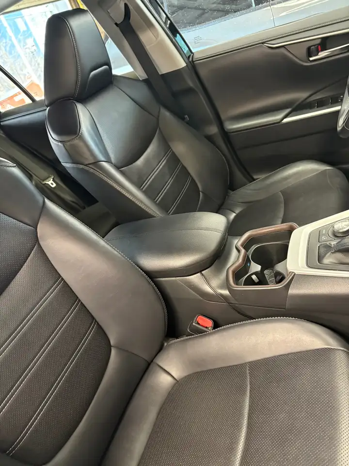 Toyota RAV 4 снимка Toyota RAV 4