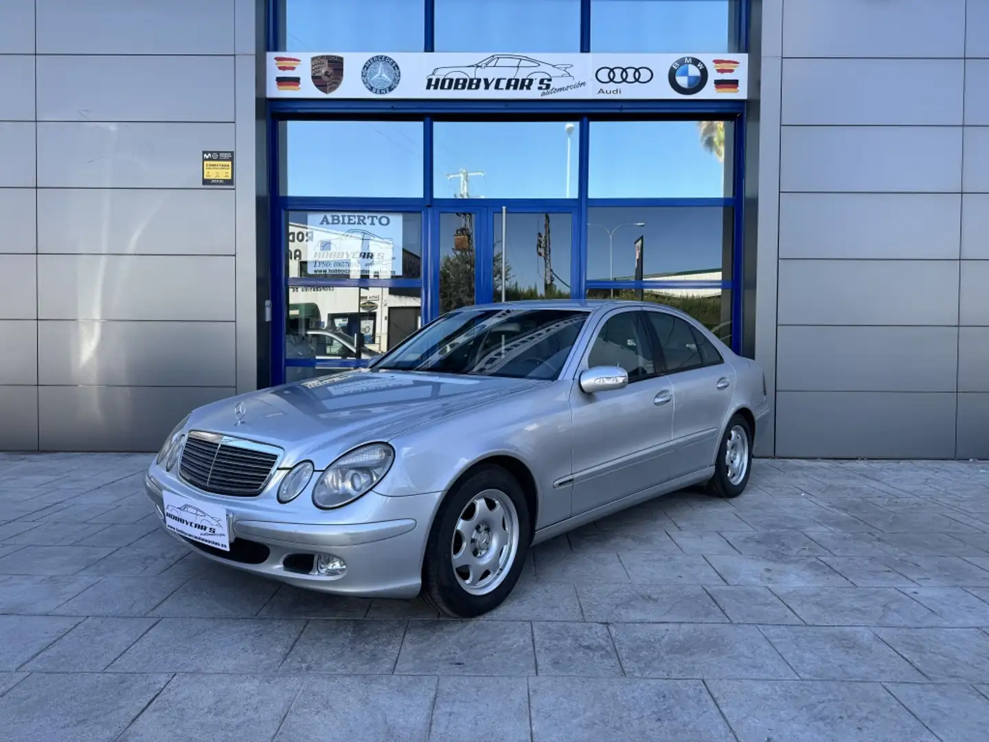 Mercedes-Benz E 220 CDi Aut. Grijs - 2