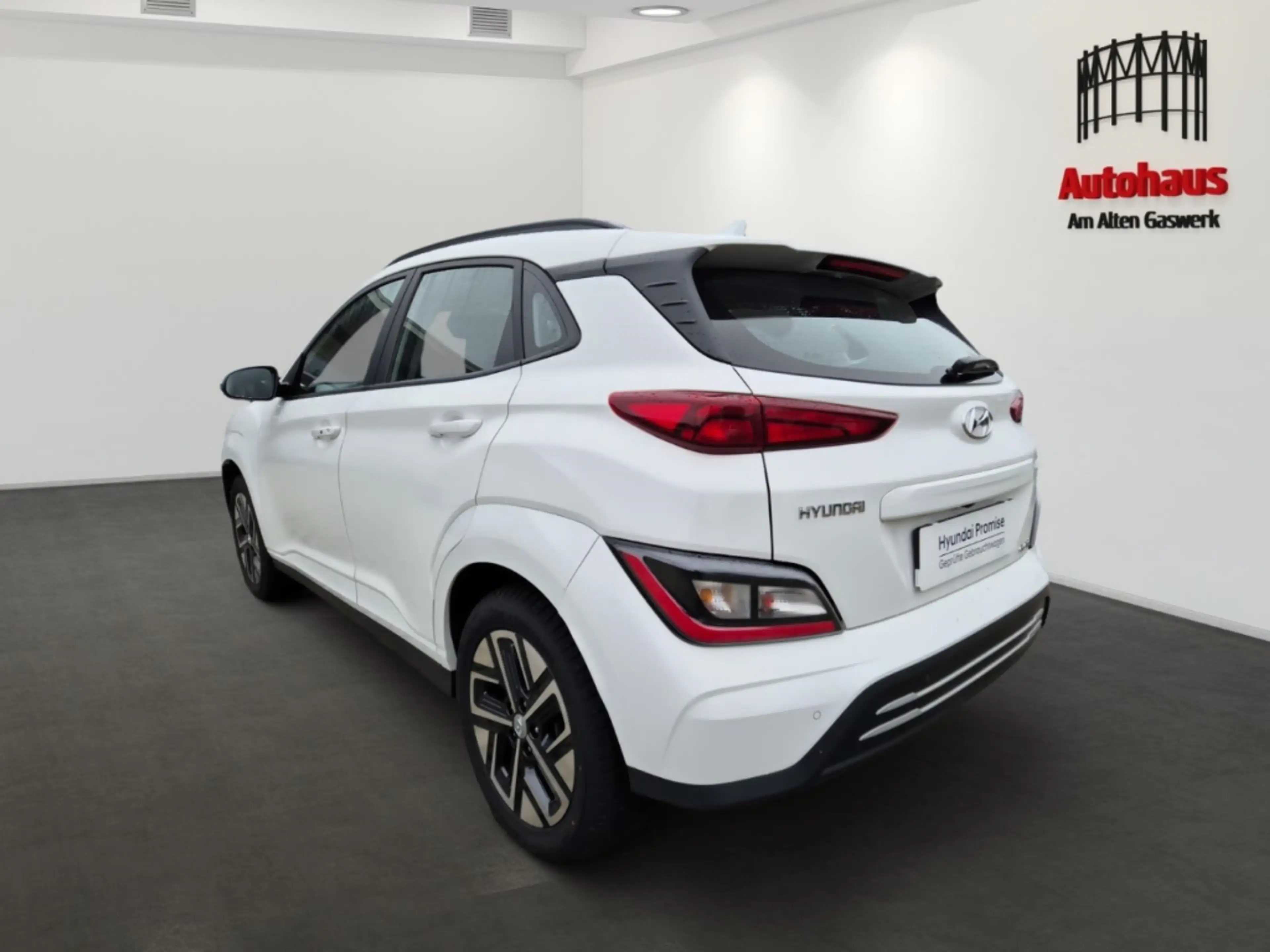 Hyundai KONA Select +11kWOBC+GARANTIE bis10/2030 — photo 2