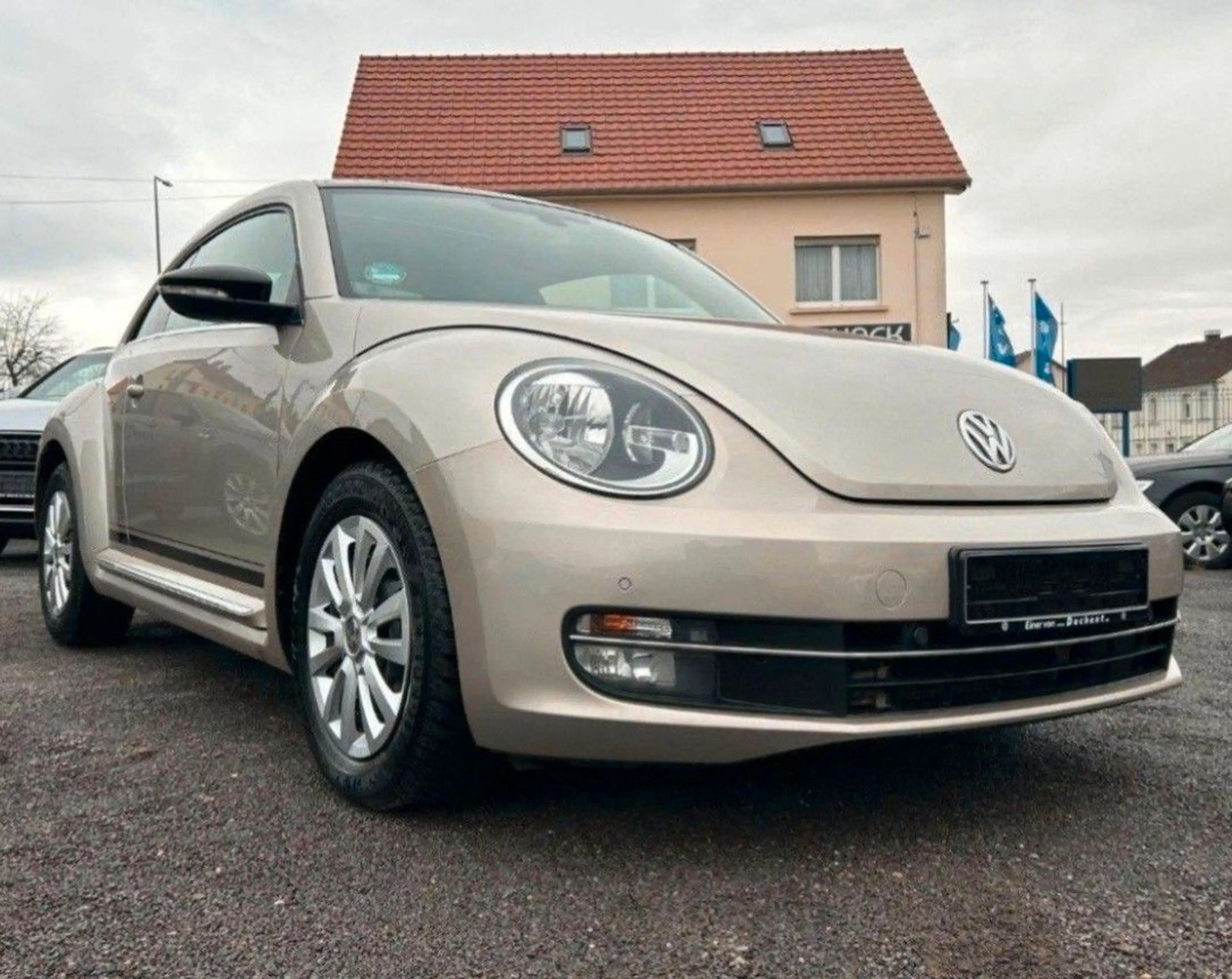Volkswagen Beetle CLUB BMT SHZ + PDC + PANO — photo 5