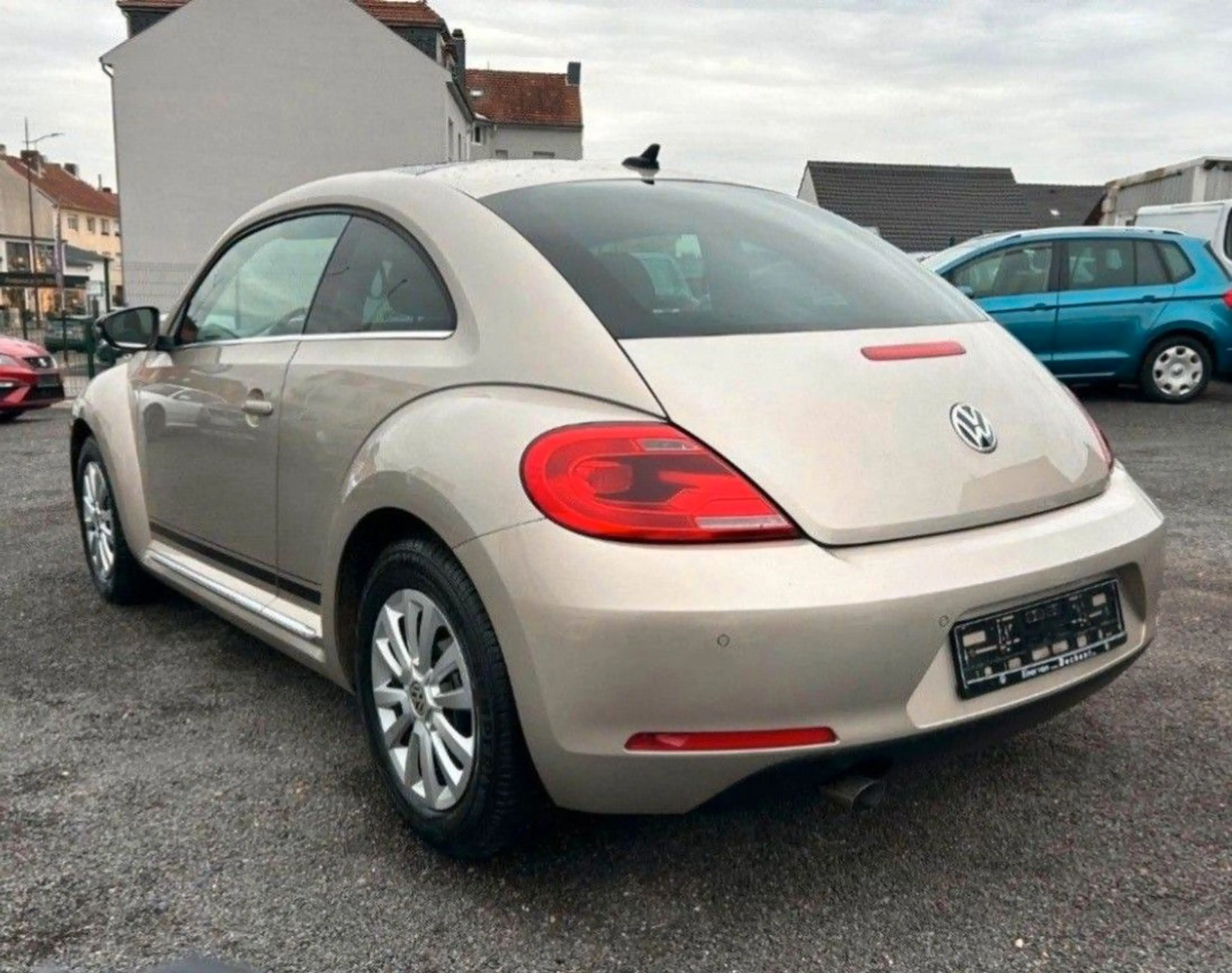 Volkswagen Beetle CLUB BMT SHZ + PDC + PANO — photo 6
