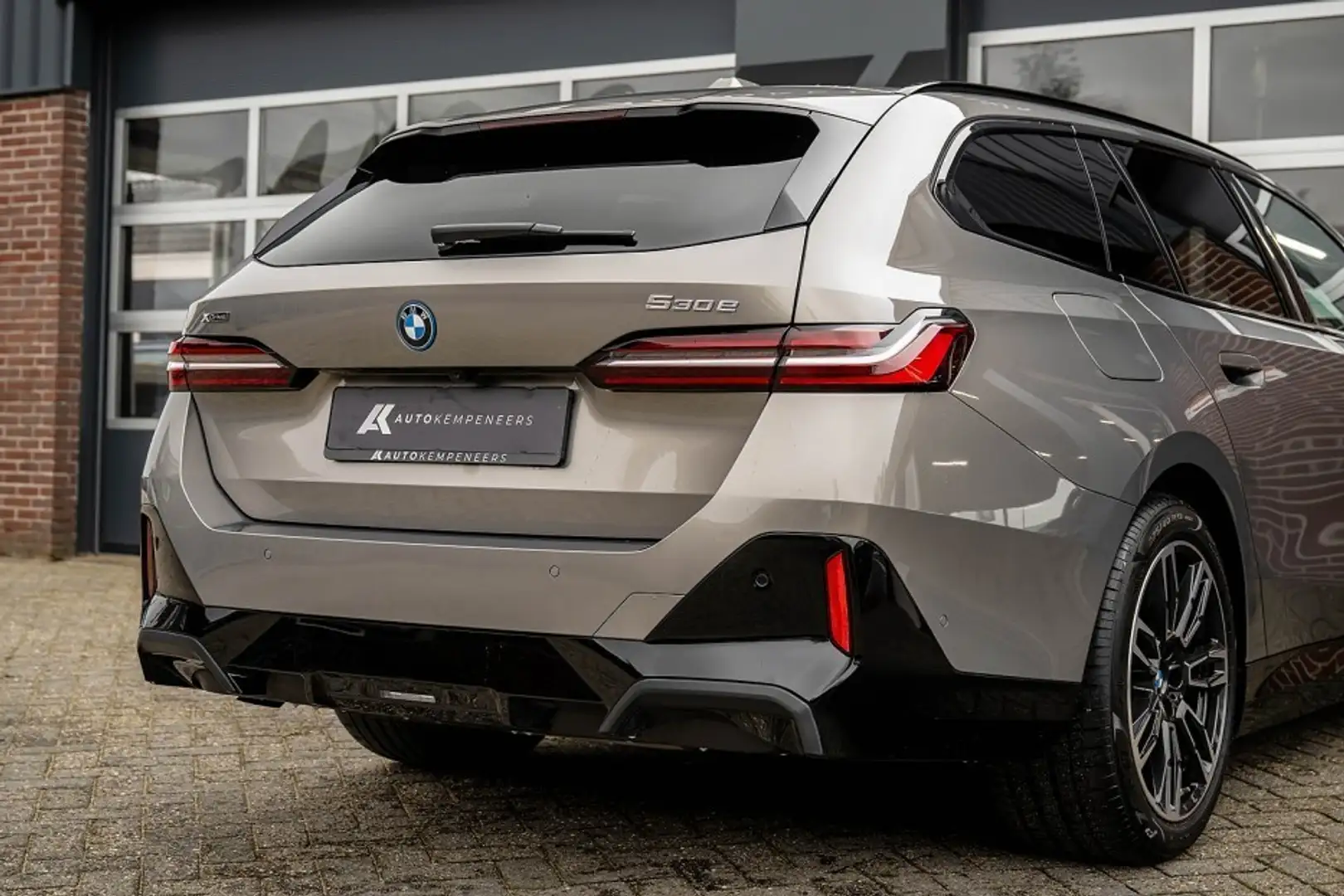 BMW 5-serie xDrive M Sport | Harman/Kardon | Trekhaak Gris - 2