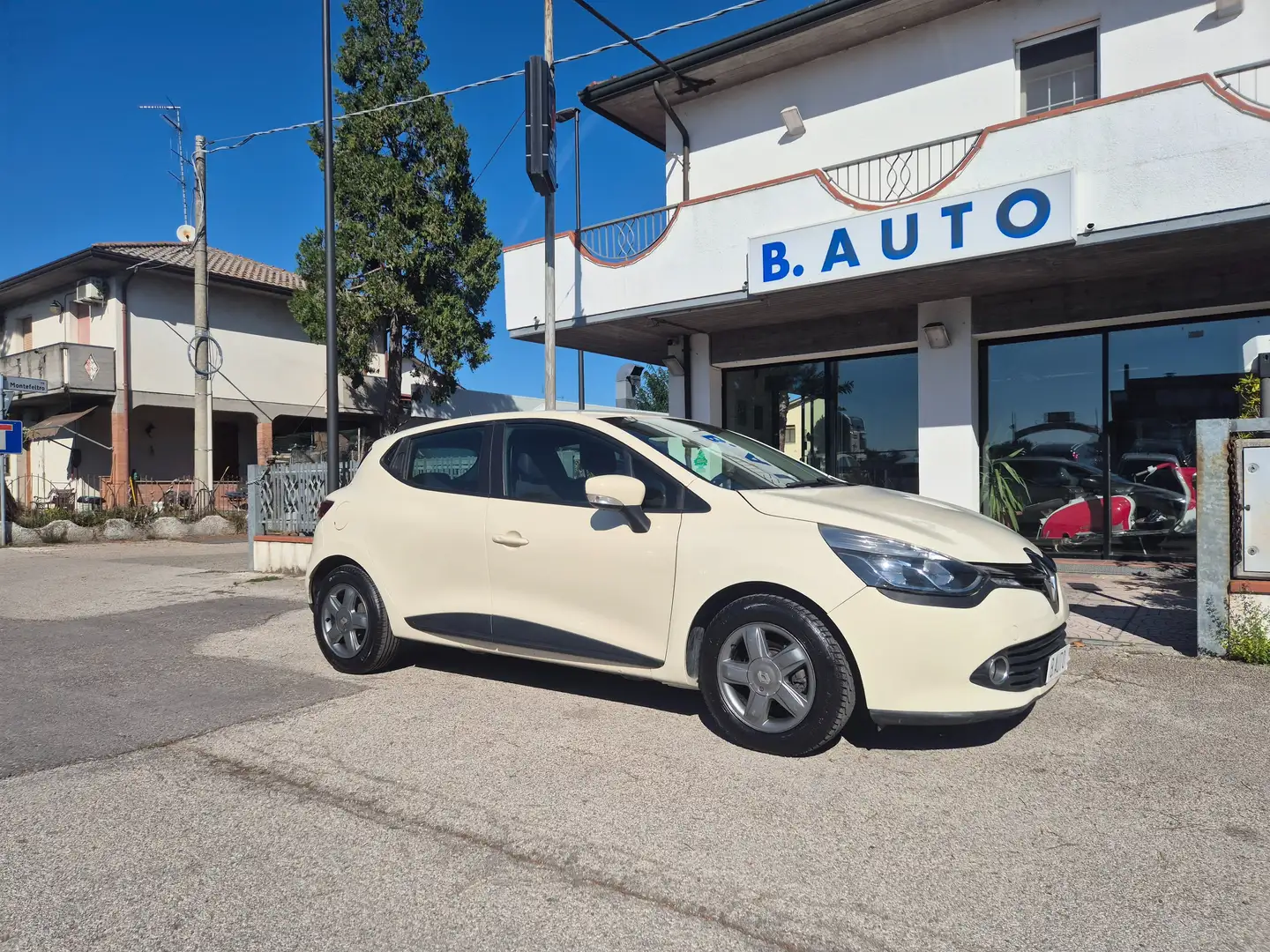Renault Clio Clio IV 2012 5p 1.2 Live Gpl 75cv Beige - 1