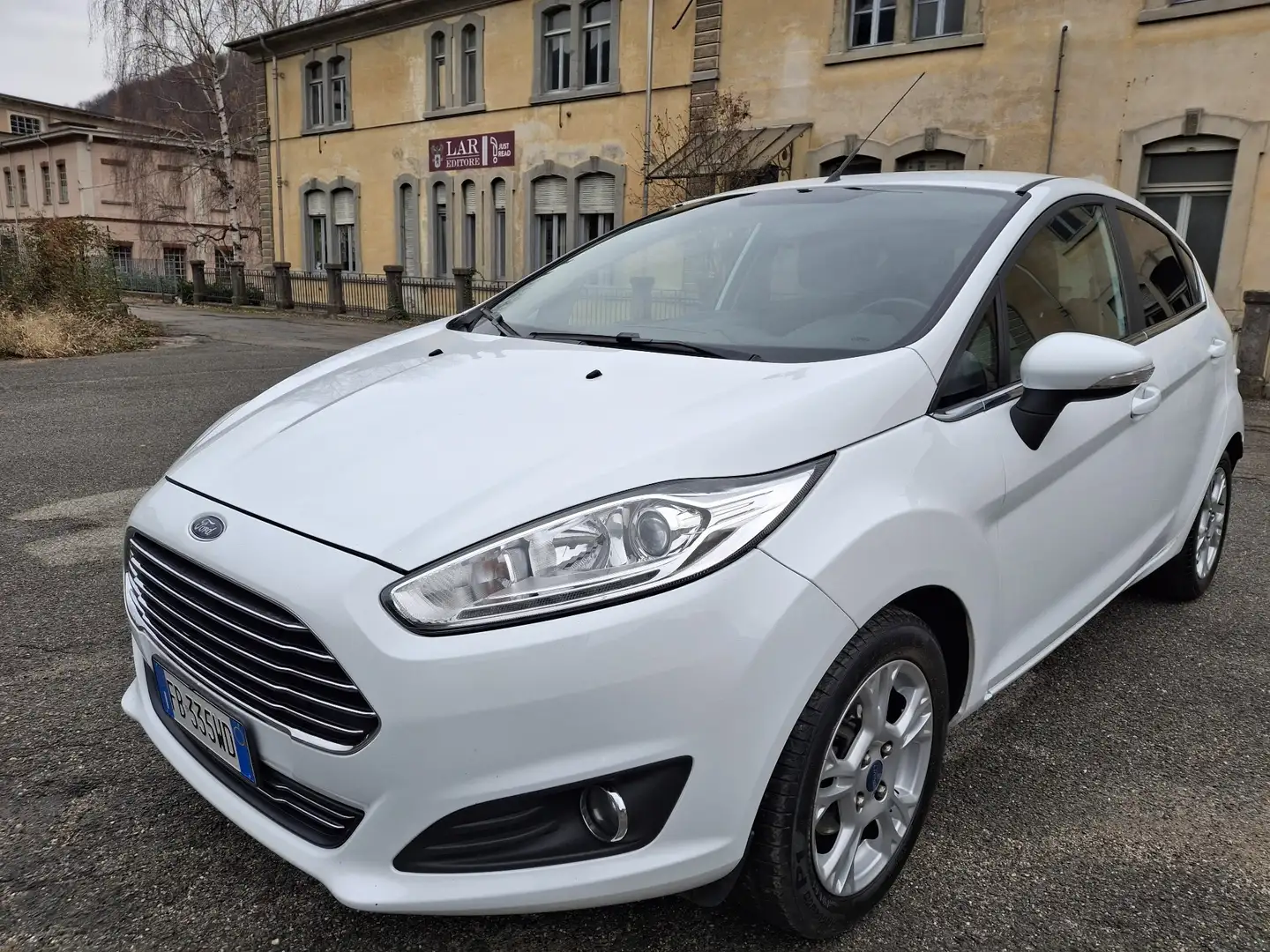 Ford Fiesta 5p 1.5 tdci Black&White 75cv - 1