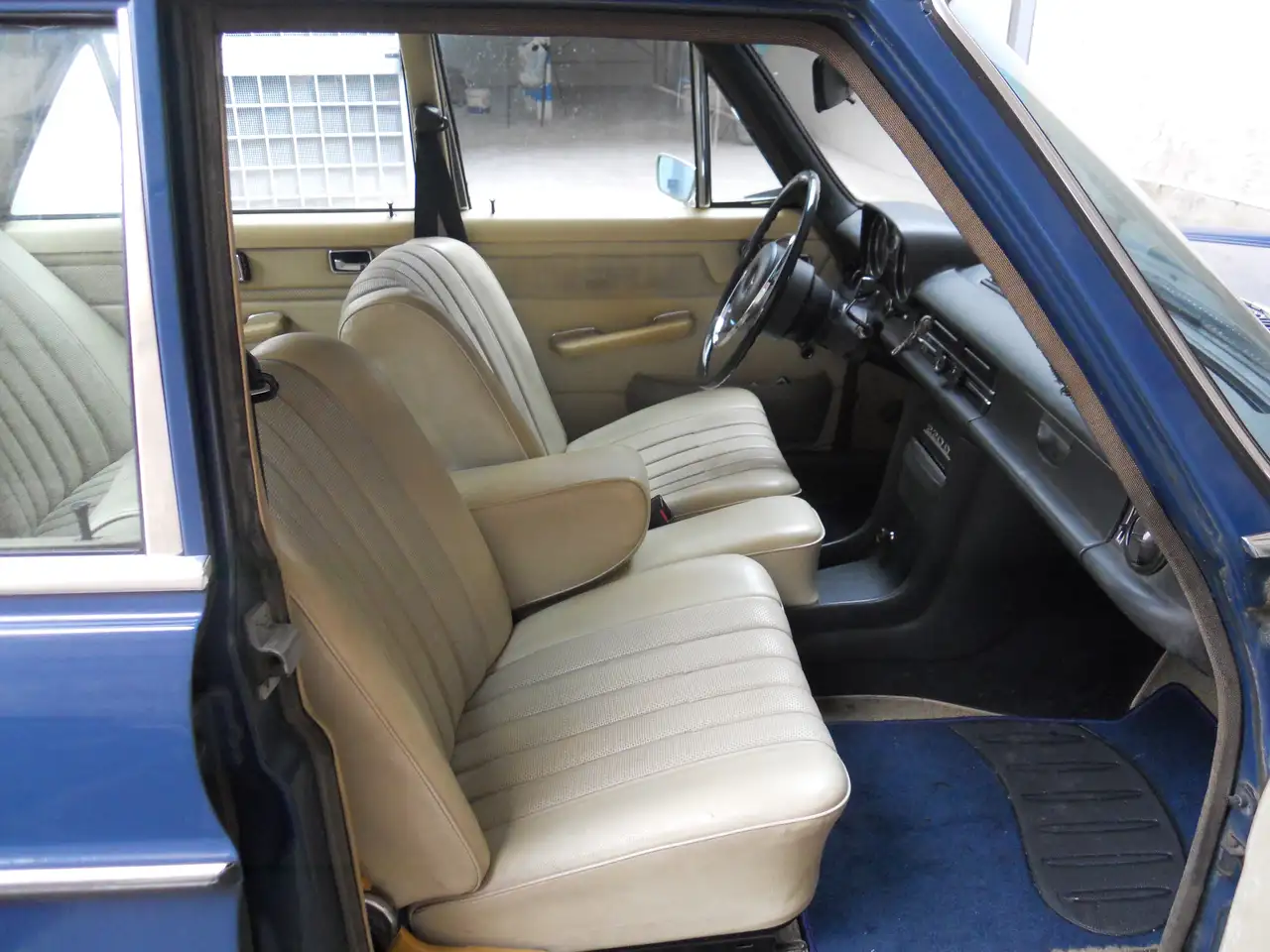 Mercedes-Benz 200 Barra 8, foto 2