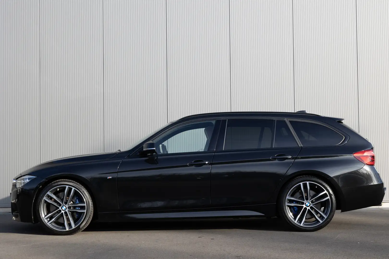 BMW 330 330D | M-SPORT | HARMAN | PANO | HEADUP | SPORTSTO Noir - 2