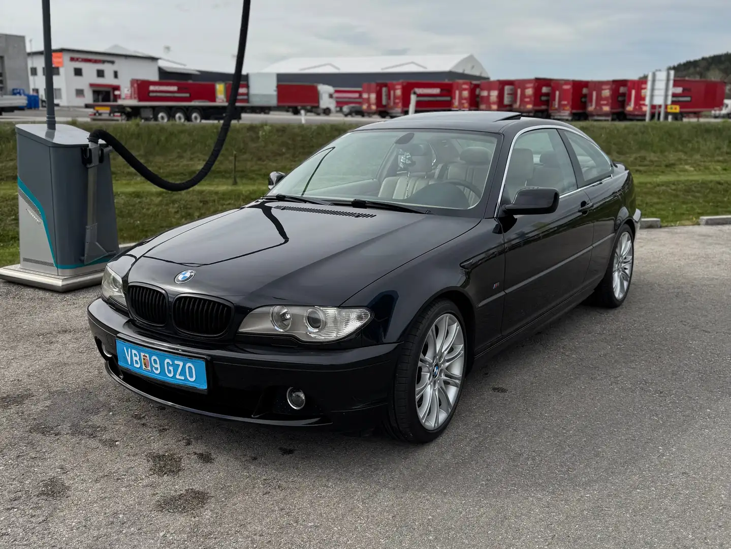 BMW 330 330Cd Schwarz - 1