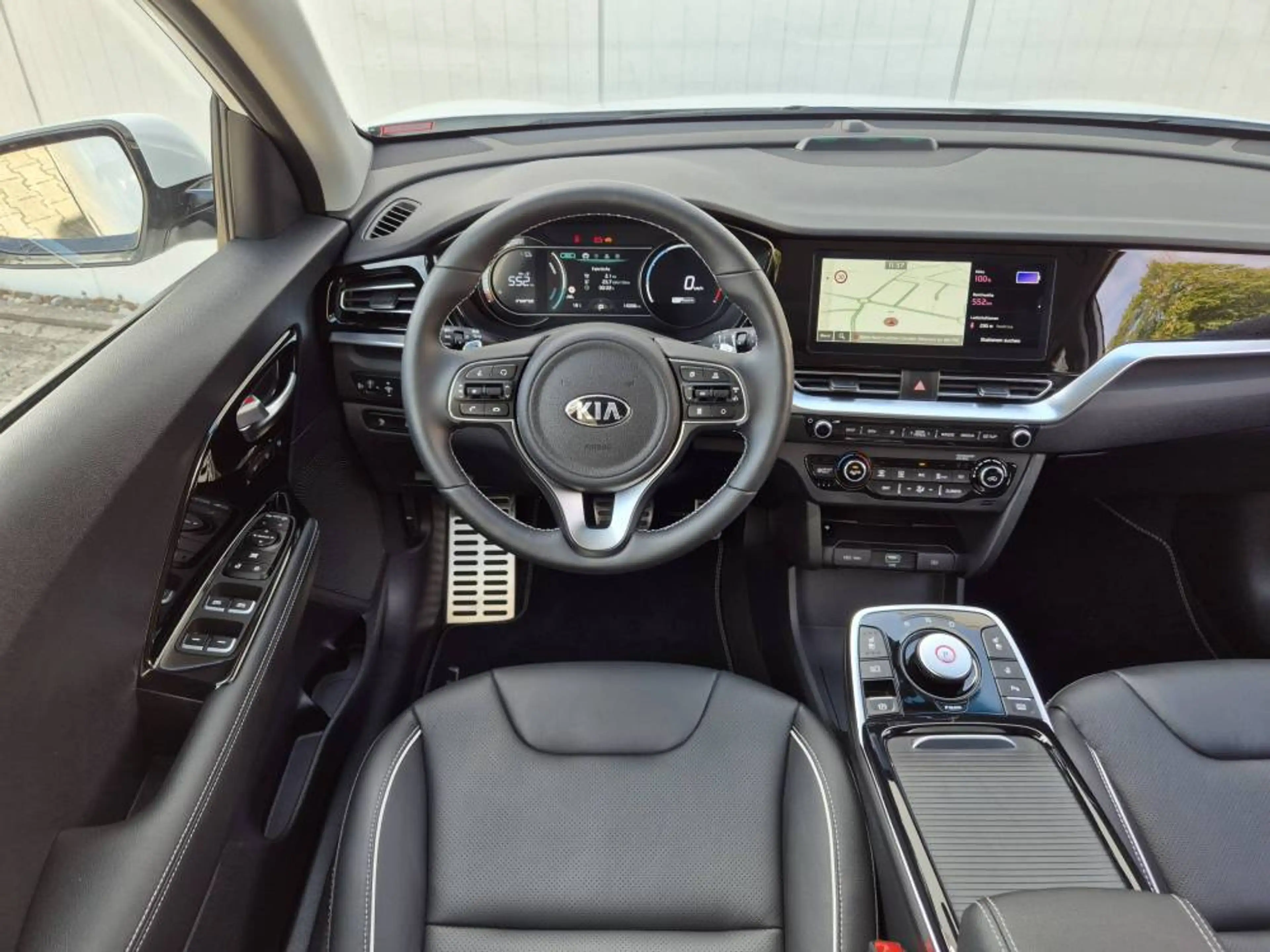Kia e-Niro 64 kWh Spirit Leder Glasdach 3-ph. Batteriezertifi — photo 9