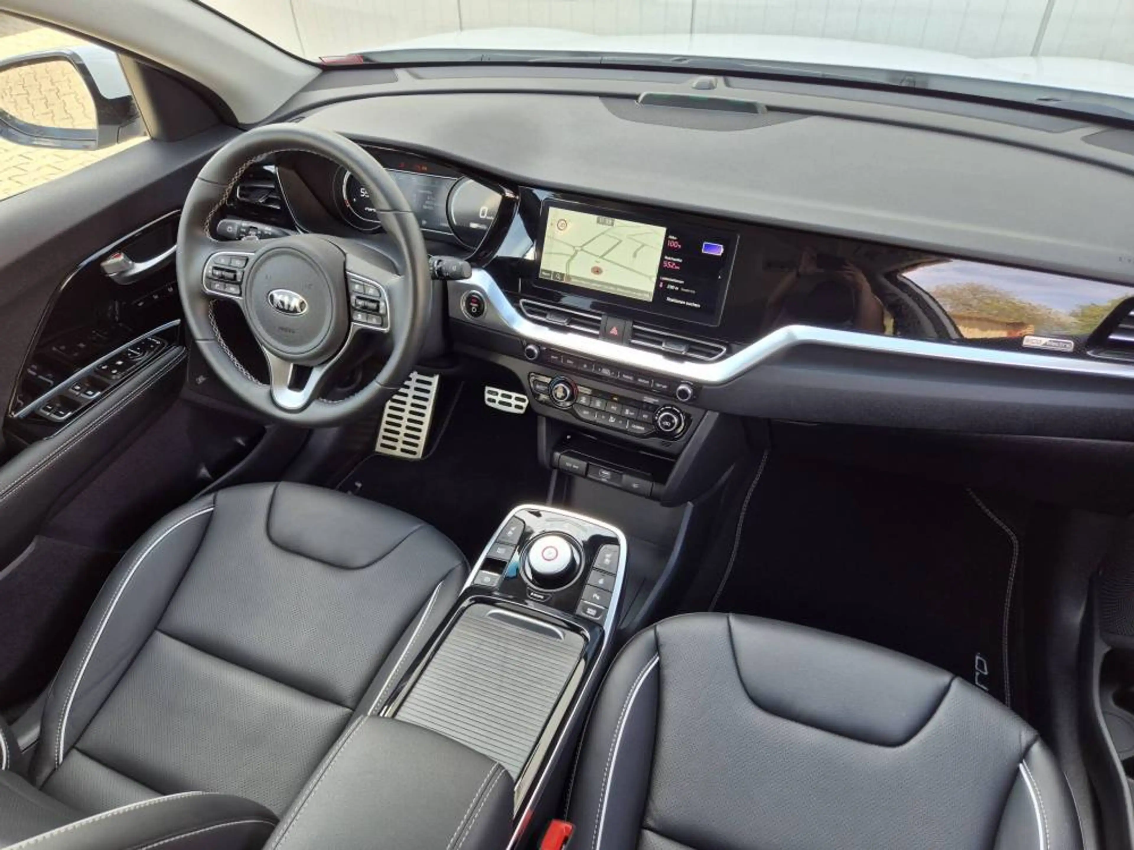Kia e-Niro 64 kWh Spirit Leder Glasdach 3-ph. Batteriezertifi — photo 10