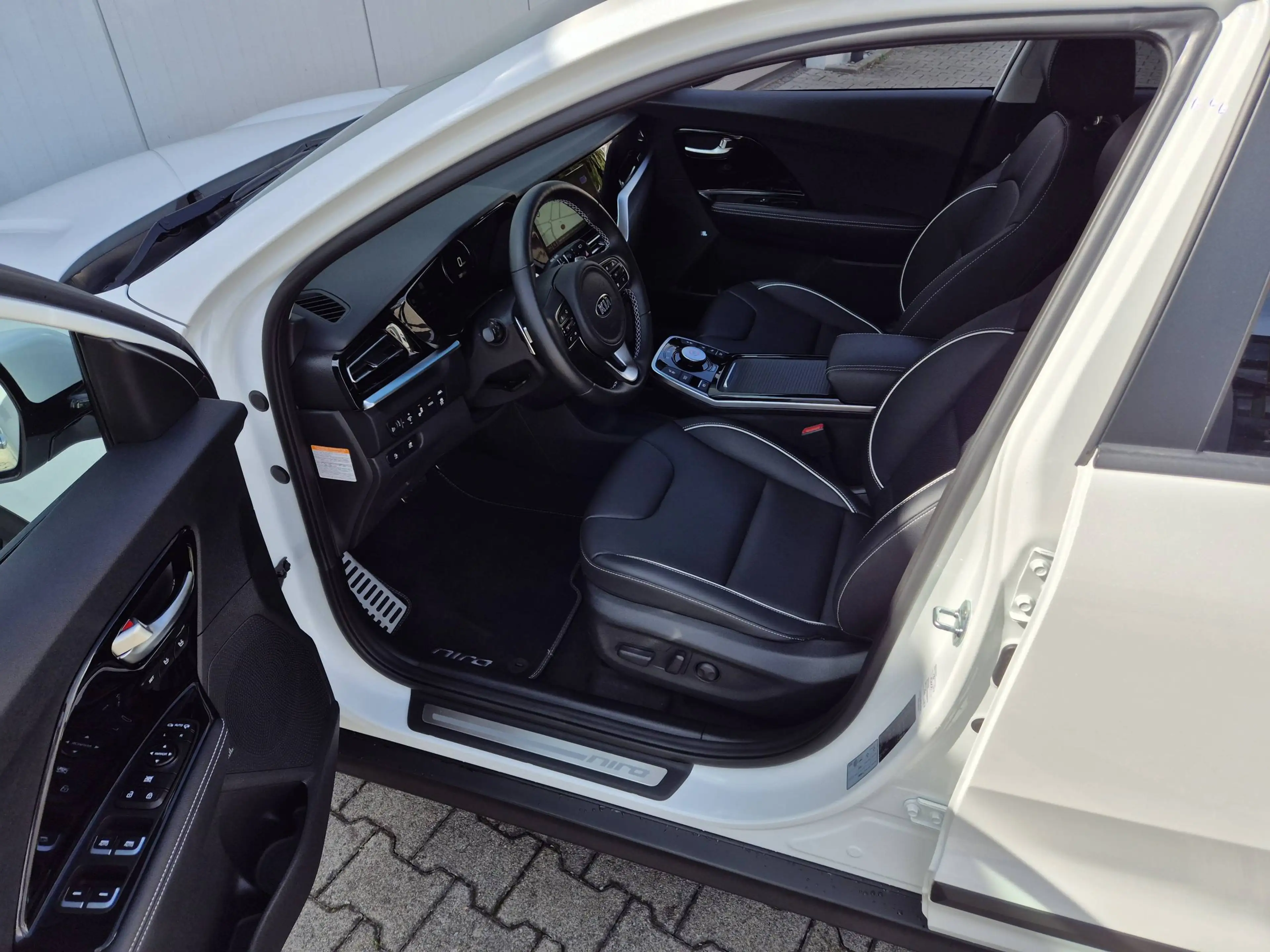 Kia e-Niro 64 kWh Spirit Leder Glasdach 3-ph. Batteriezertifi — photo 8