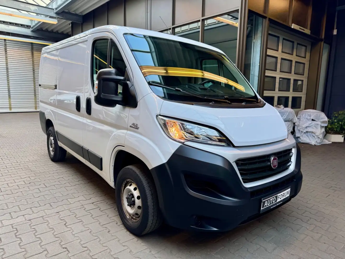 Fiat Ducato 2.3 D L1H1 130 KLIMA 3-SITZE SERVO 3,0t Weiß - 2