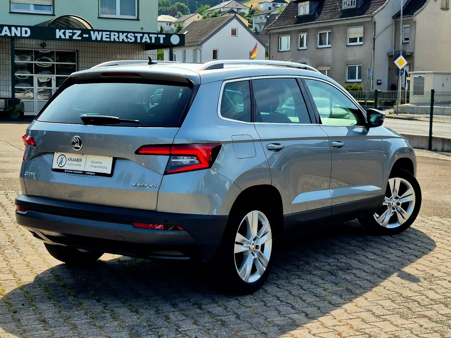 Skoda Karoq 1.5 TSI ACT DSG Style / AHK / LED / Navi / Gris - 2