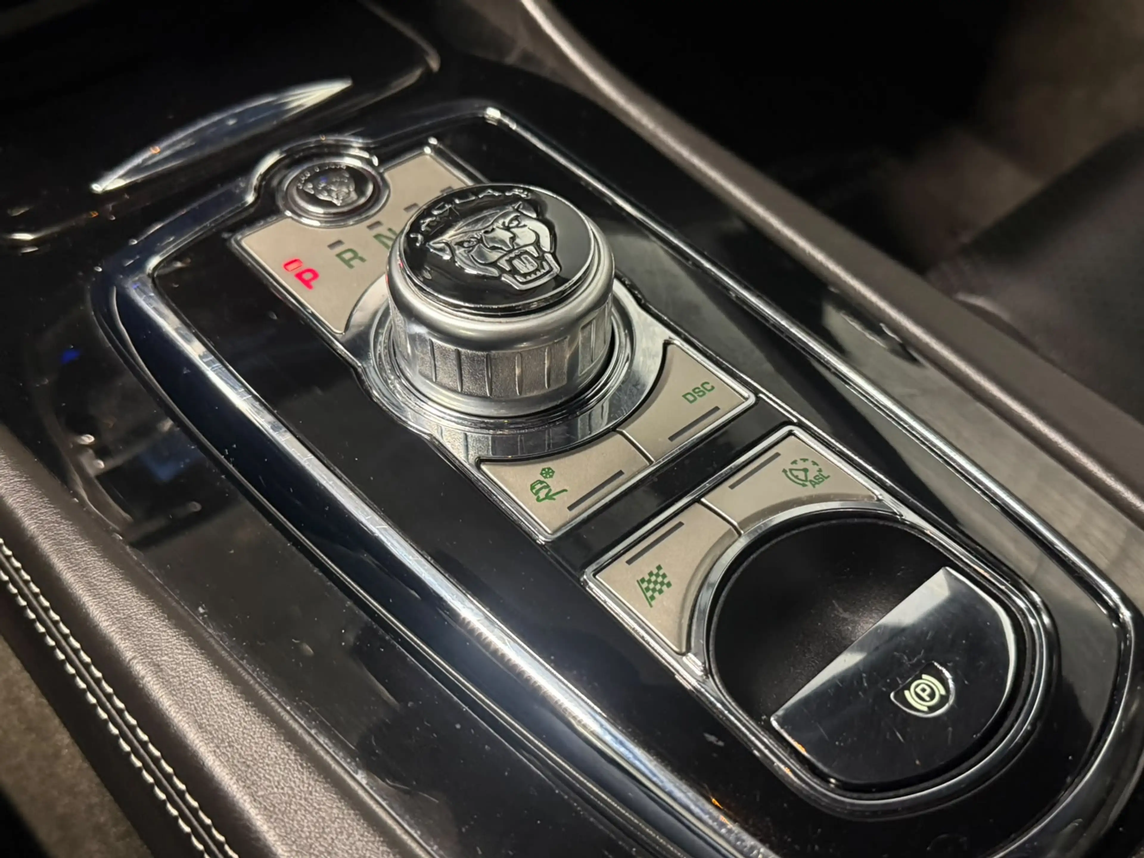 Jaguar XKR 5.0 V8 S/C 510PK Coupé Bower&Wilkins — photo 18