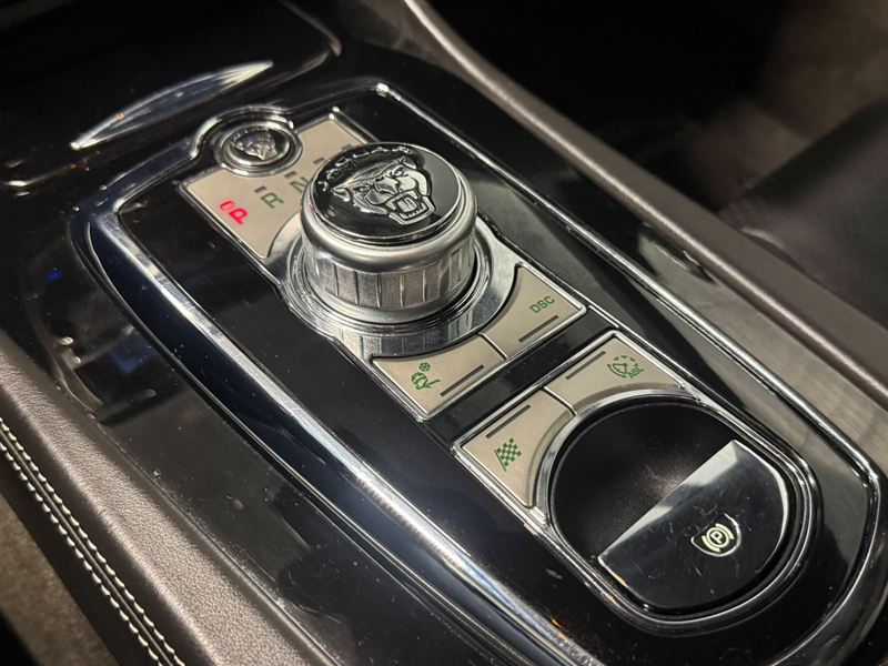 Jaguar XKR 5.0 V8 S/C 510PK Coupé Bower&Wilkins — photo 18