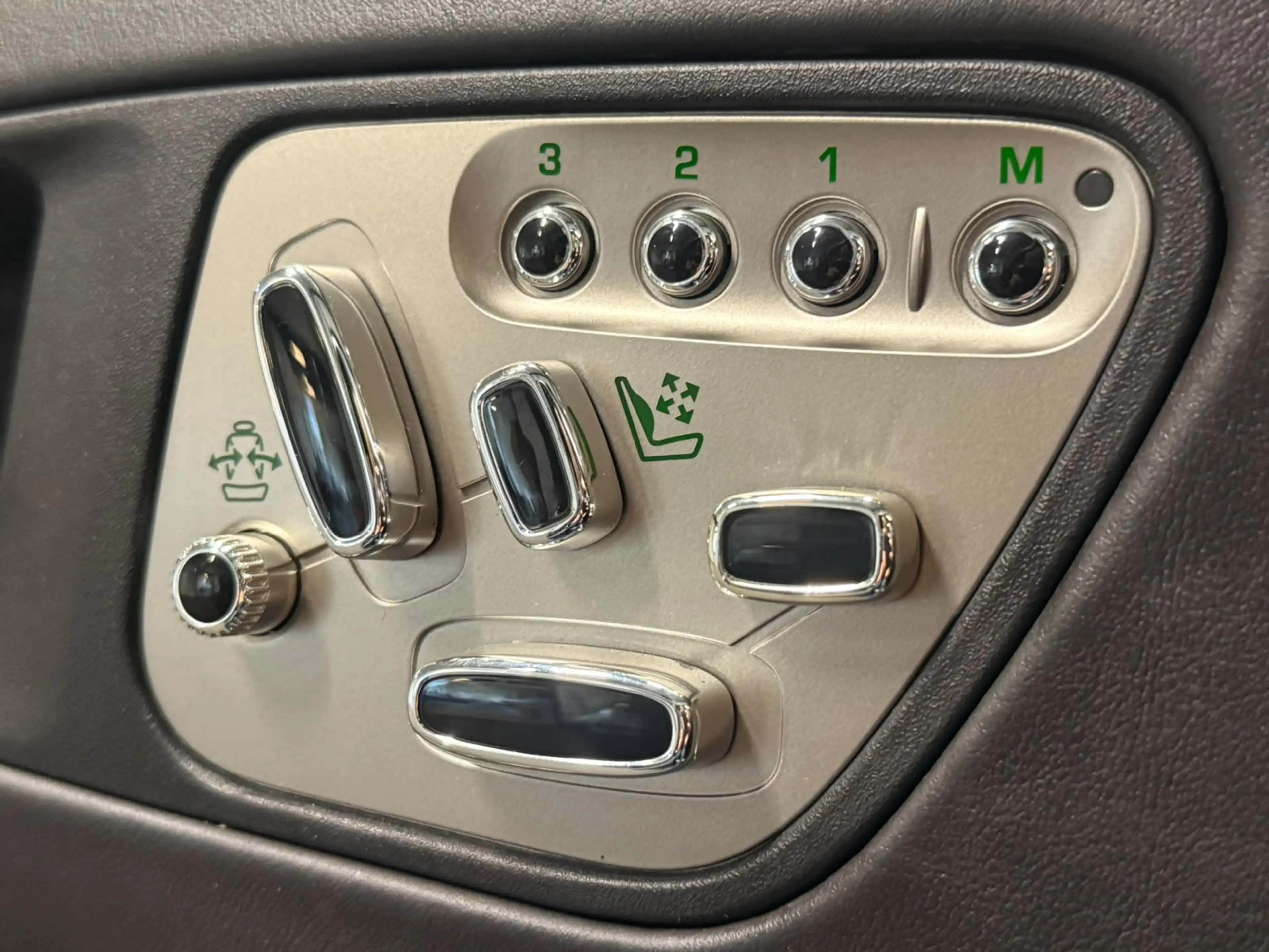 Jaguar XKR 5.0 V8 S/C 510PK Coupé Bower&Wilkins — photo 13