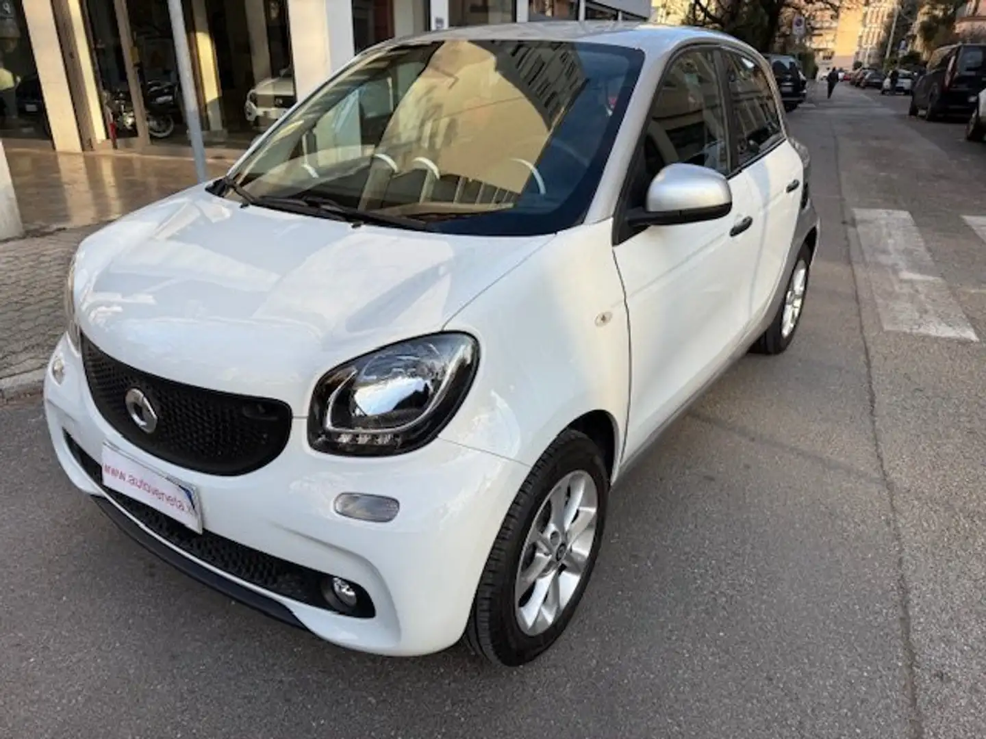 smart forFour Forfour II 2015 1.0 Youngster 71cv my18 Blanc - 2