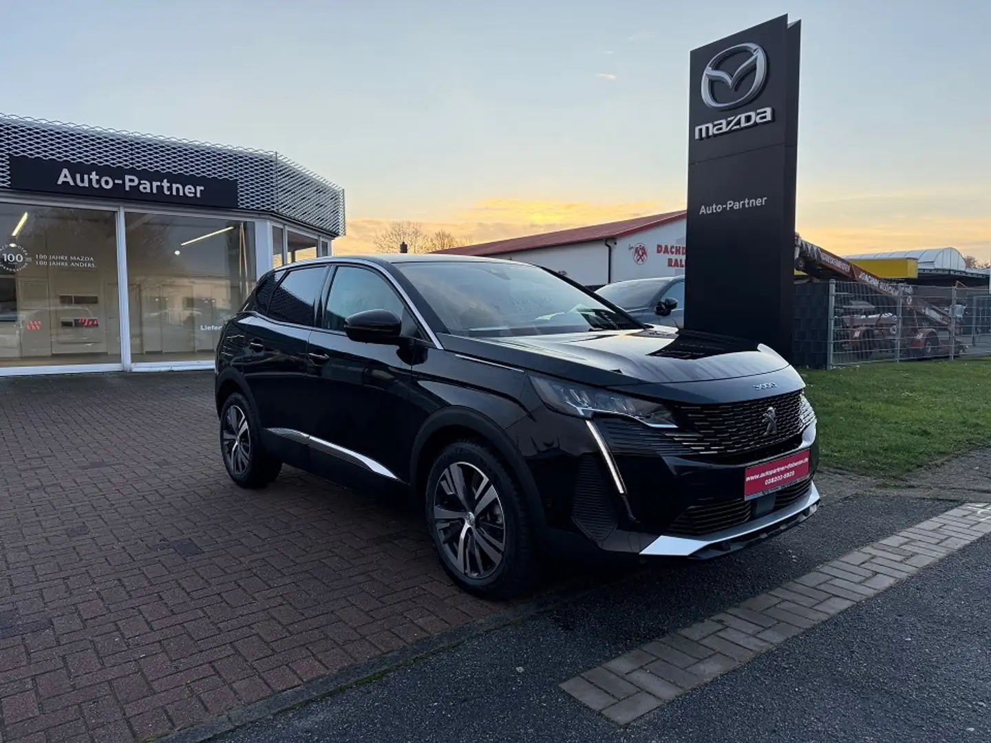 Peugeot 3008 1.2 PureTech 130 Allure Pack Negro - 1