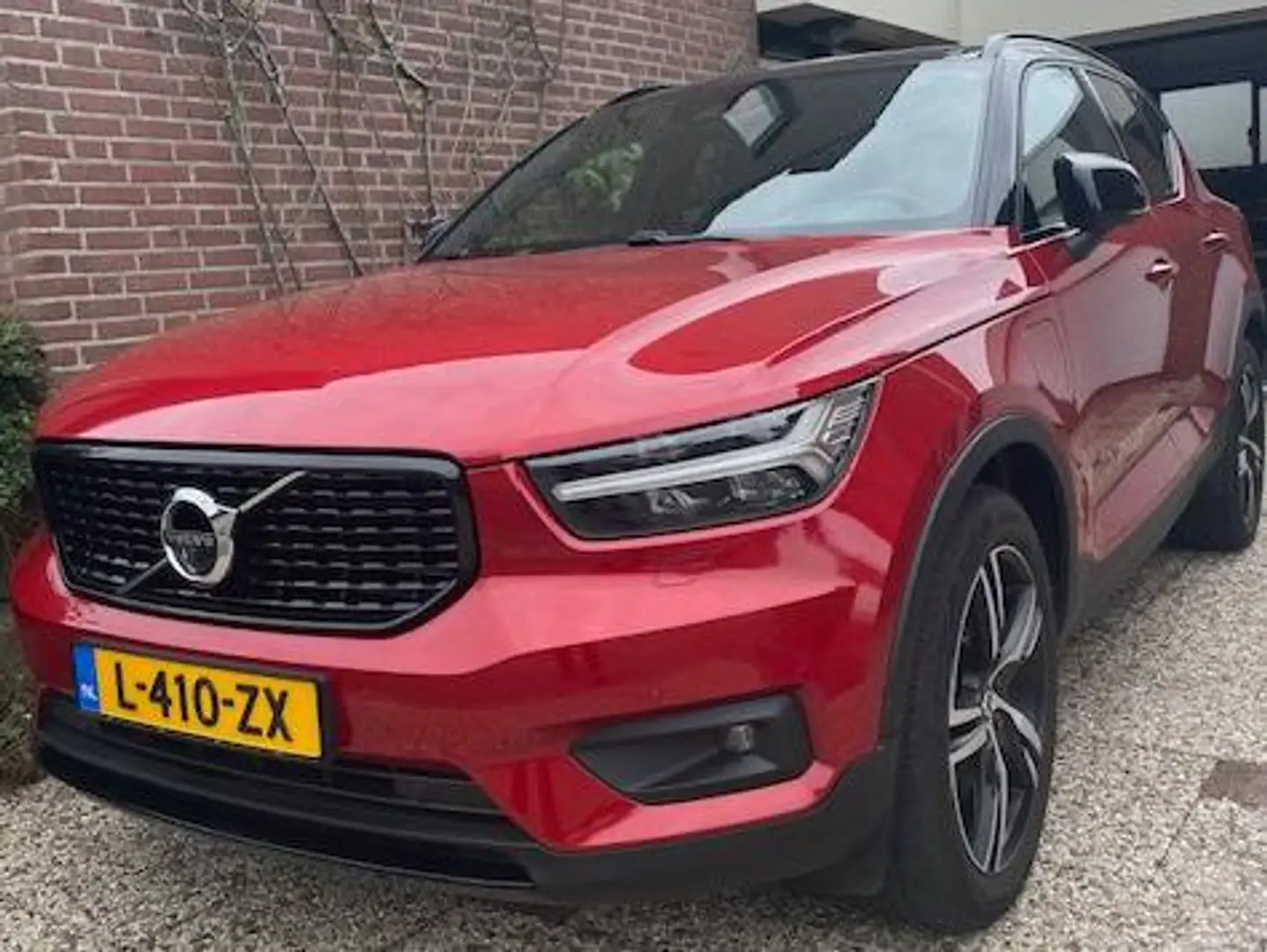 Volvo XC40 T4 Plug in, R Design, Pan/schuifdak Blis Rosso - 1