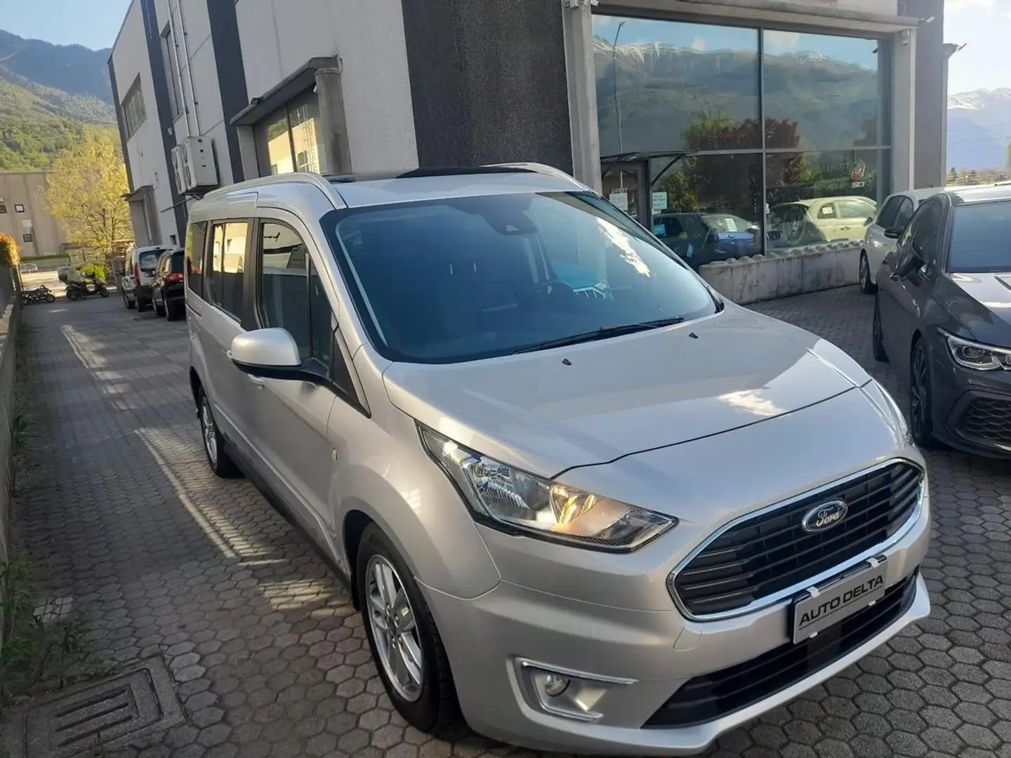 Ford Tourneo Connect 7 POSTI 1.5 TDCi 120 CV Powershift Titanium Argento - 1