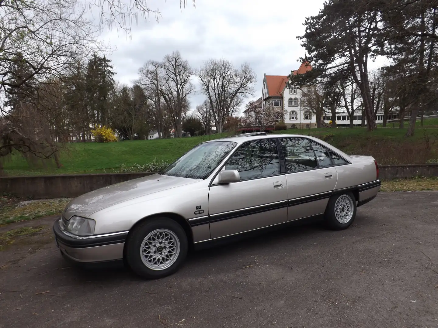 Opel Omega A 2.6i CD DIAMANT,Klima,GSHD,SH,ATS,H+KD+TÜVneu Beige - 2