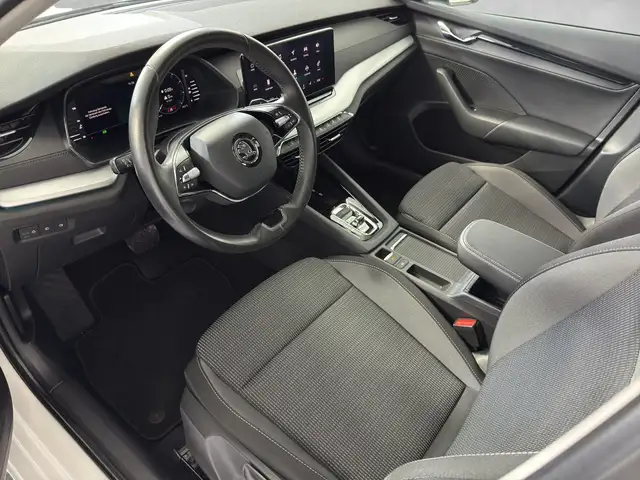 Skoda Octavia view 6