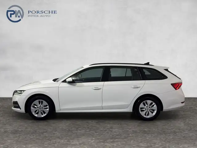Skoda Octavia view 3