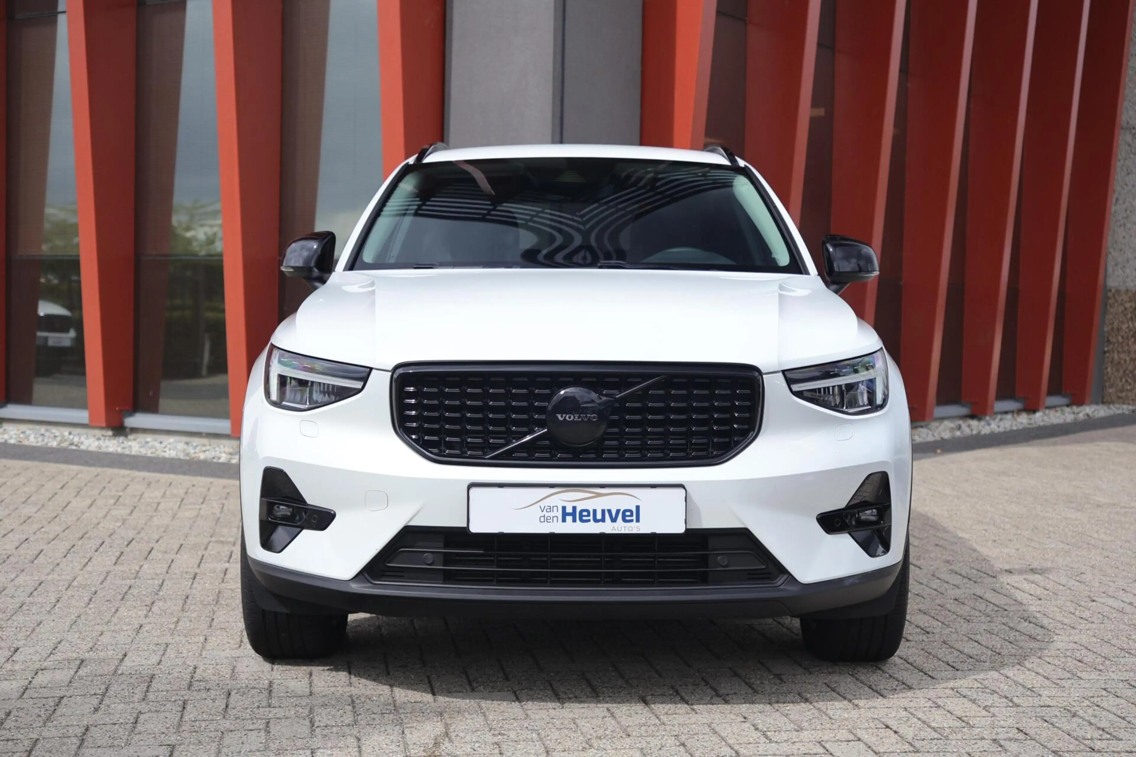 Volvo XC40 T5 Recharge Plus Dark | Stoelverwarming | Trekhaak — photo 2