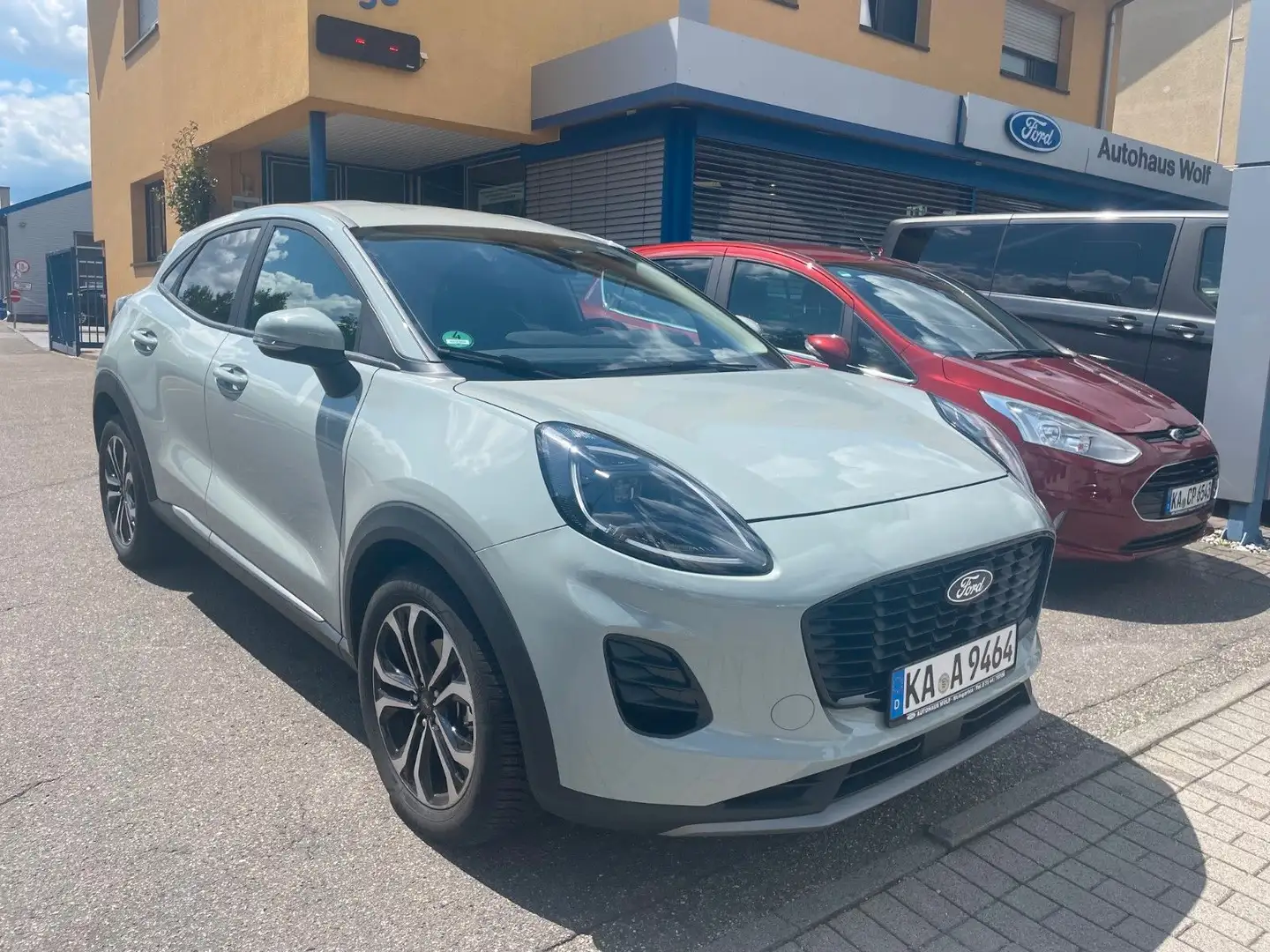 Ford Puma 1.0 EcoBoost MHEV Titanium Aut. AHK Allw. Grau - 1
