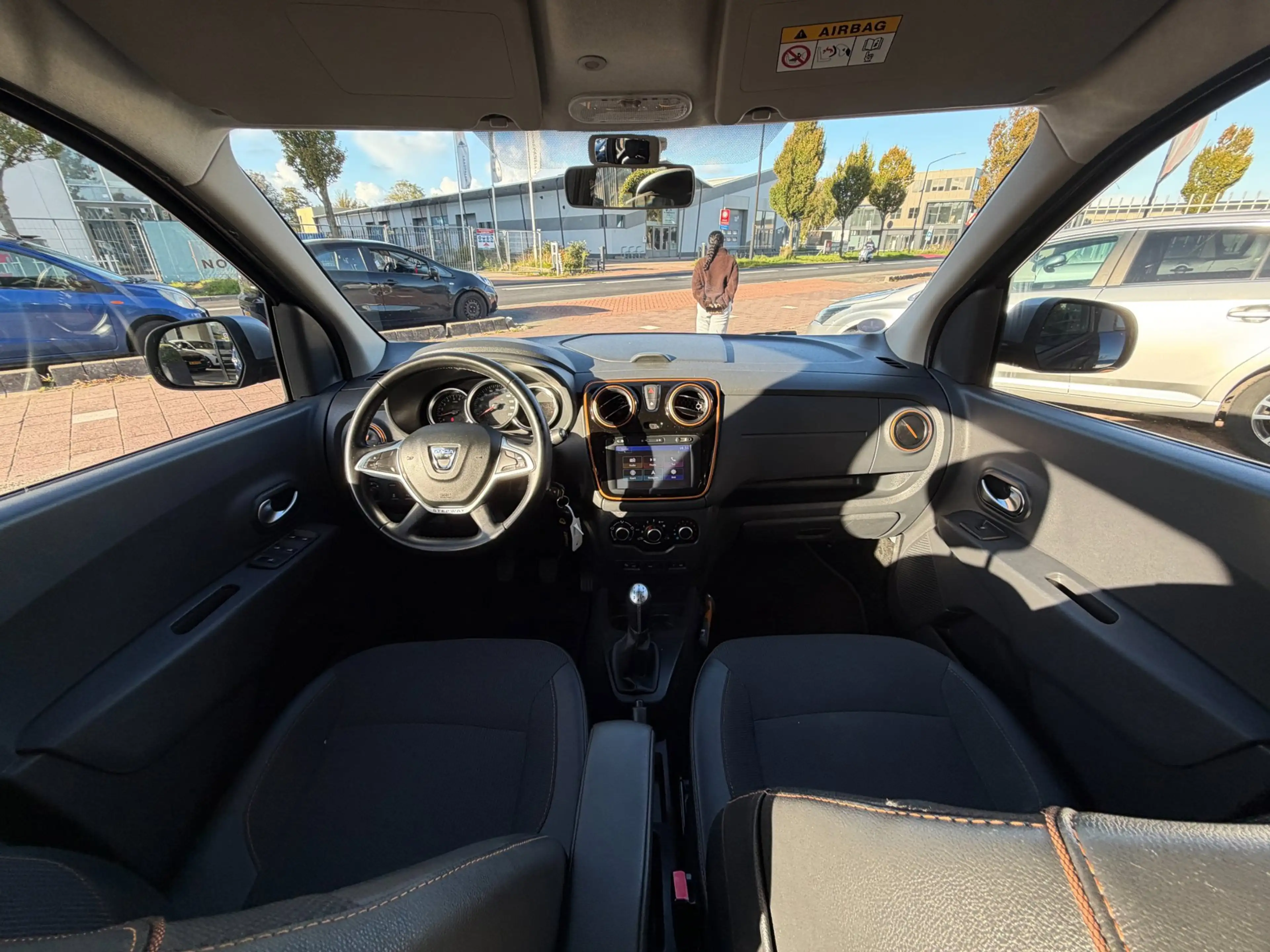 Dacia Lodgy 1.2 TCe Série Limitée Stepway Clima|Cruise|NAV — photo 2