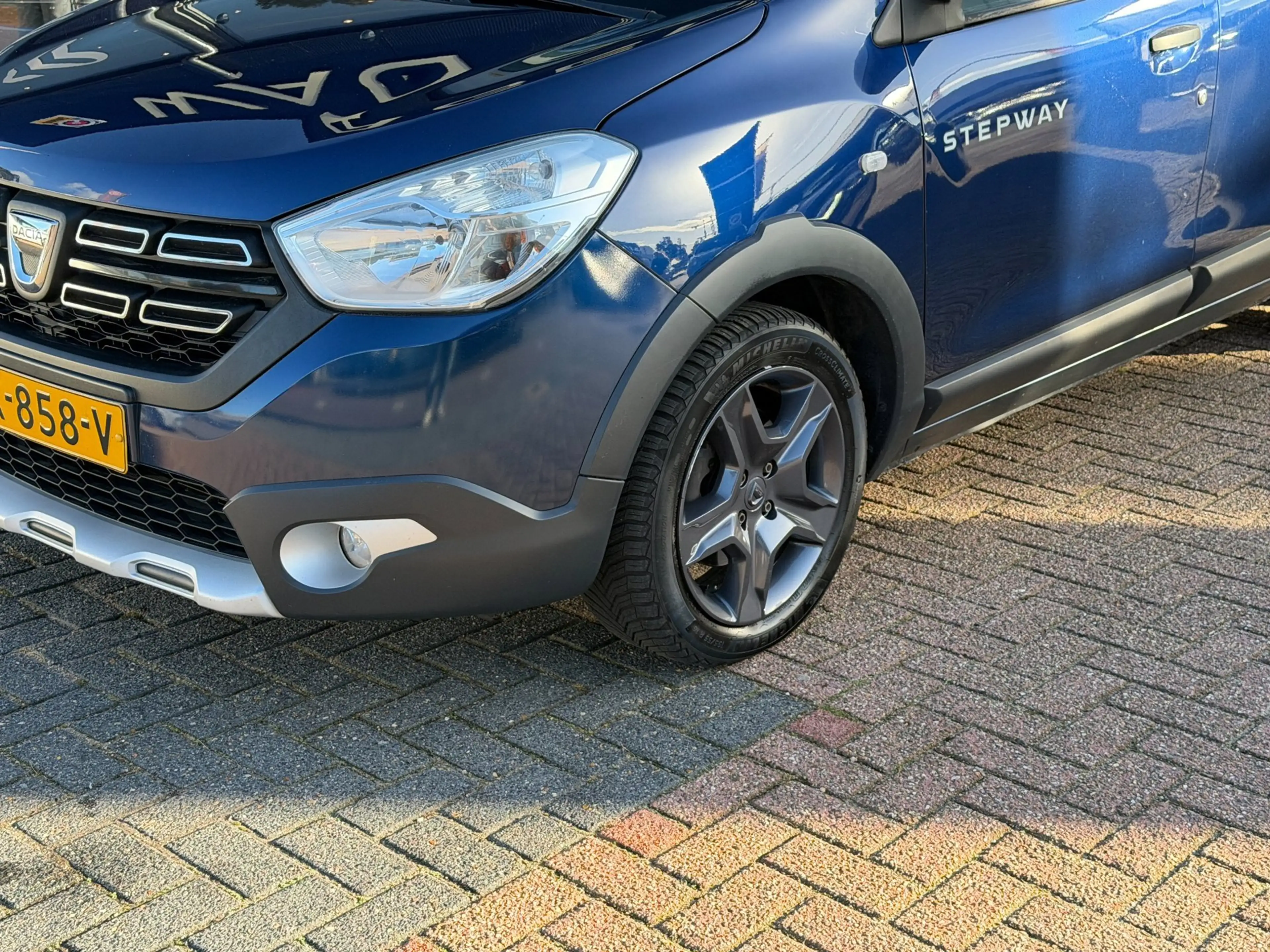 Dacia Lodgy 1.2 TCe Série Limitée Stepway Clima|Cruise|NAV — photo 4