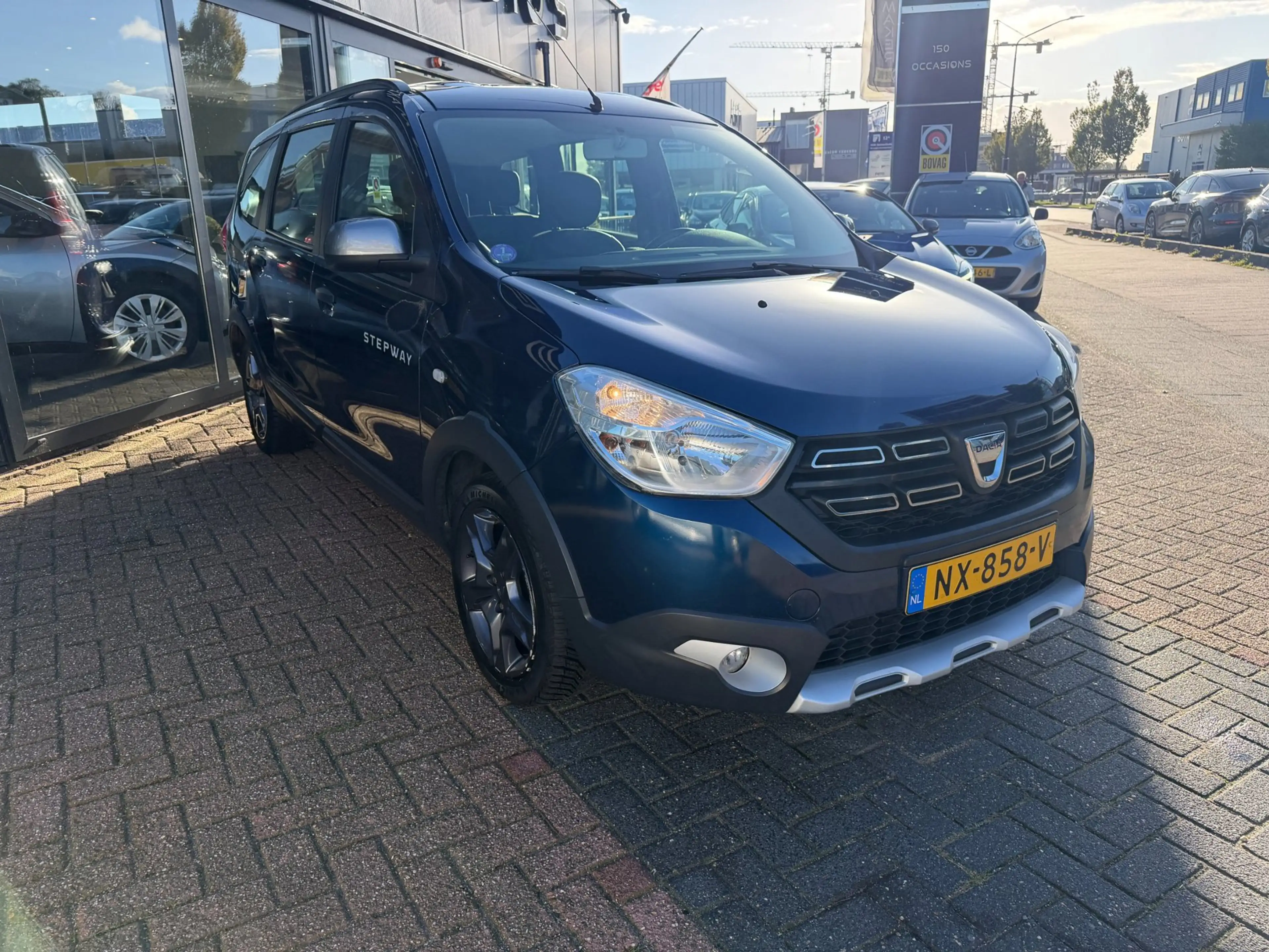 Dacia Lodgy 1.2 TCe Série Limitée Stepway Clima|Cruise|NAV — photo 6