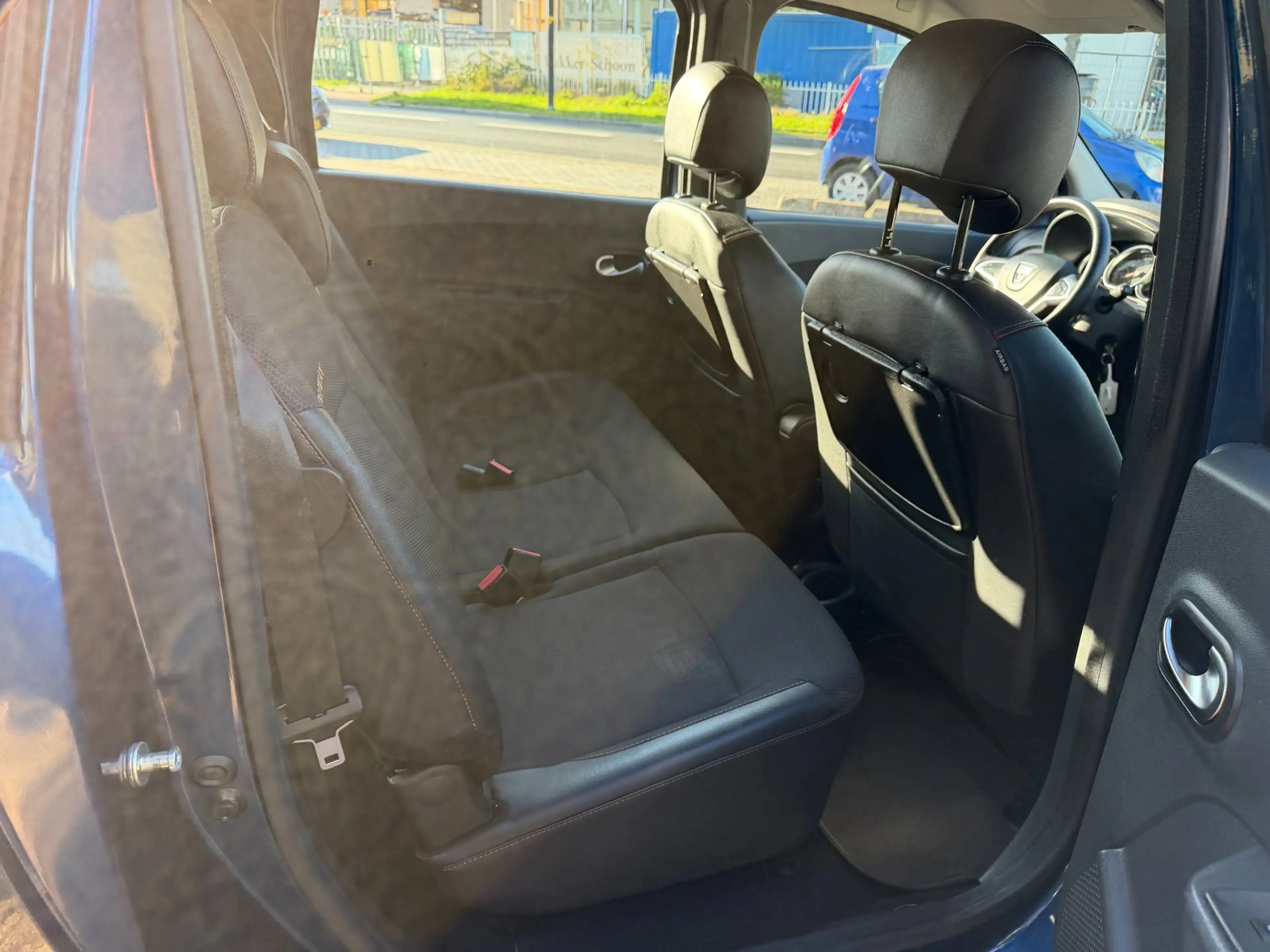 Dacia Lodgy 1.2 TCe Série Limitée Stepway Clima|Cruise|NAV — photo 10