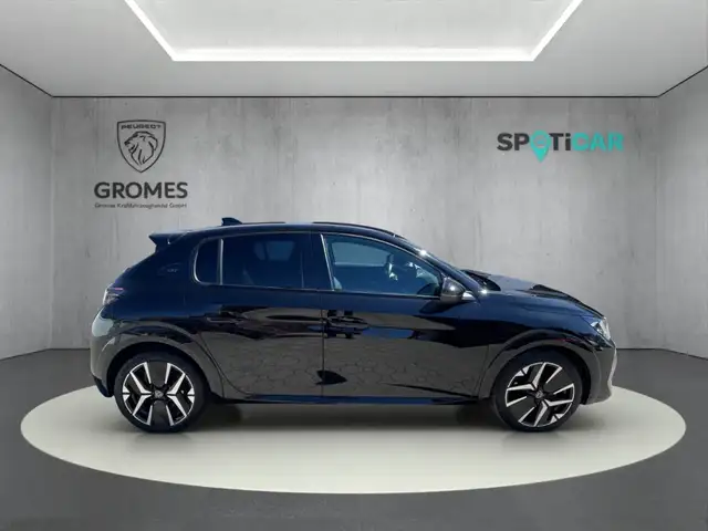 Peugeot 208 view 2