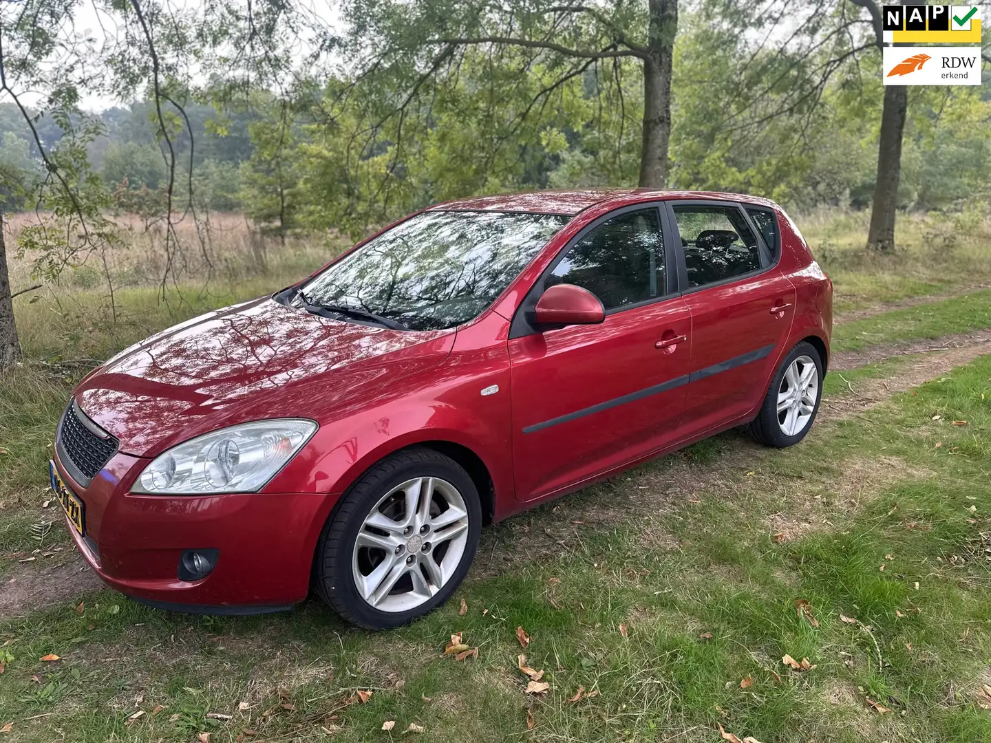 Kia Ceed / cee'd 1.6 X-ecutive apk t/m 13-07-2026 Rosso - 1