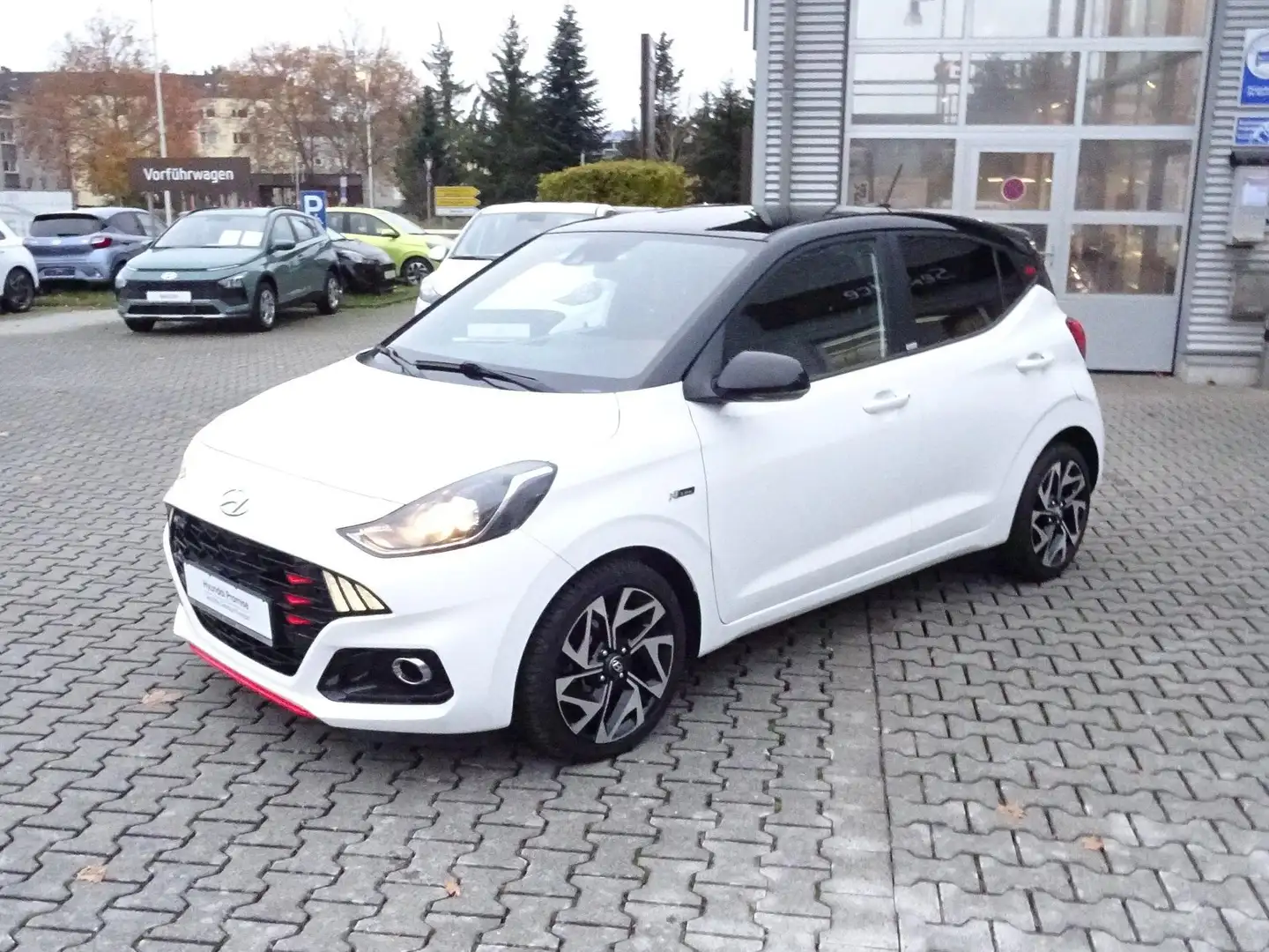 Hyundai i10 1.0 T-GDI N-Line Klimaautomatik PDC hin AppleCarPl Weiß - 1