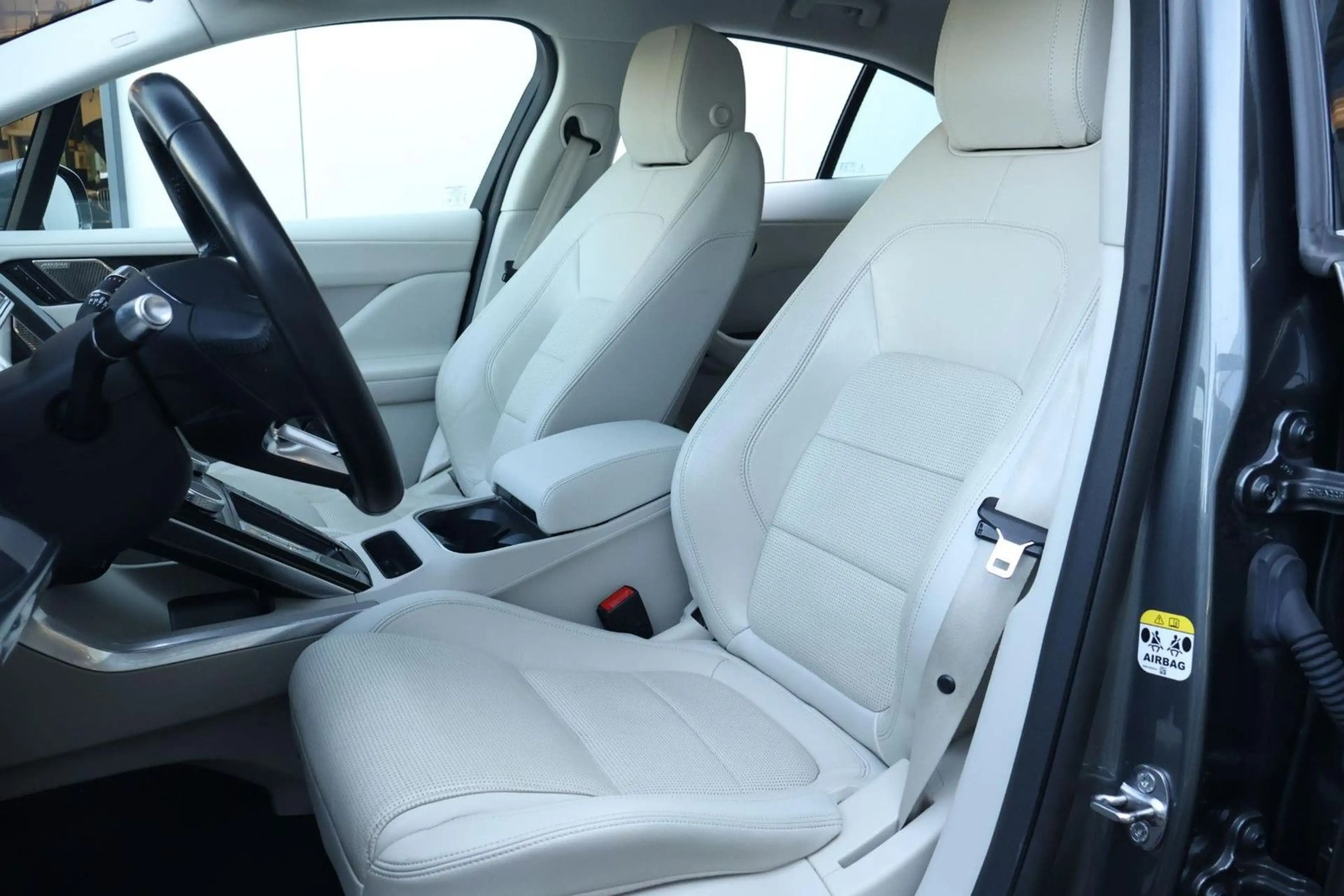 Jaguar I-Pace EV400 SE 90 kWh / DAB / Adaptive cruise / — photo 11