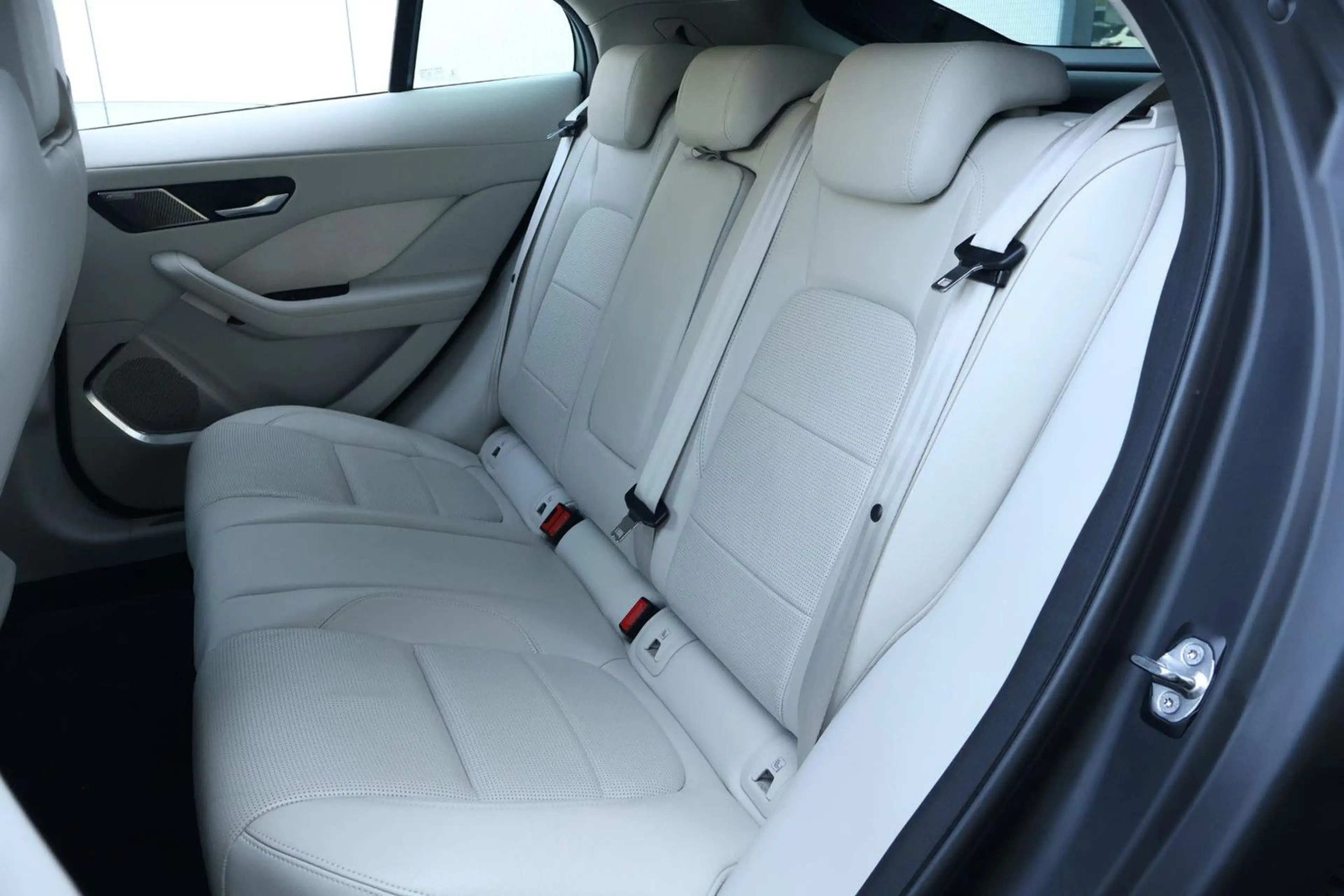 Jaguar I-Pace EV400 SE 90 kWh / DAB / Adaptive cruise / — photo 14