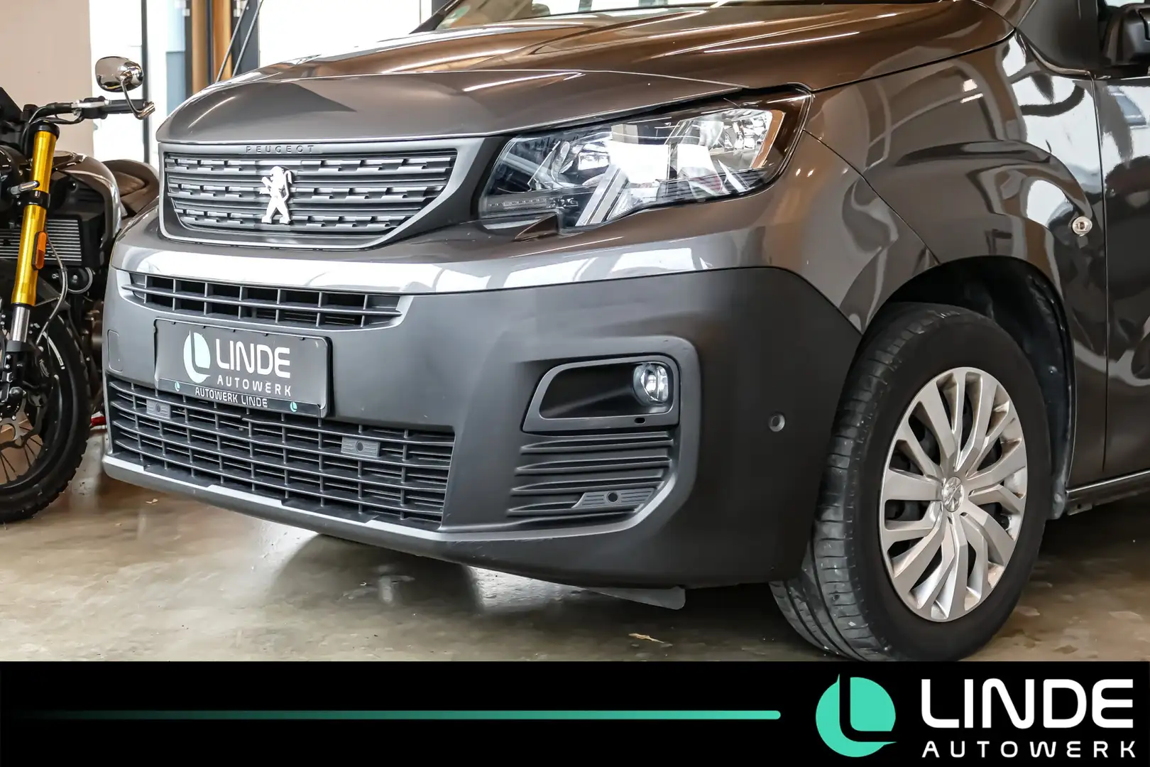 Peugeot Partner Premium L2|KLIMA|R.KAMERA|SHZ|TEMPO.|AHK Grau - 2