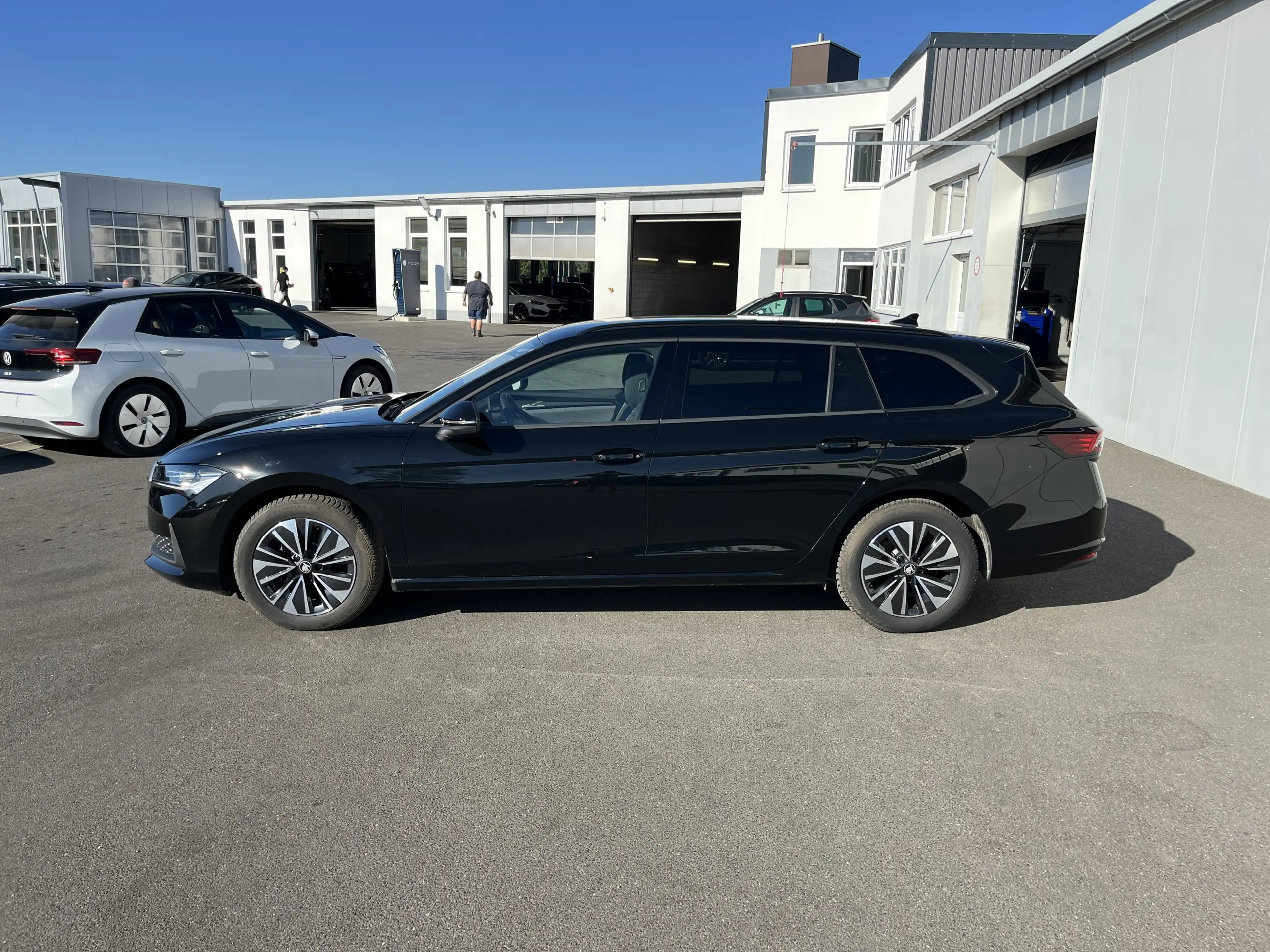 Skoda Superb Combi 2.0 TSI DSG Selection 219€ m.20% Anz. AHK — photo 3