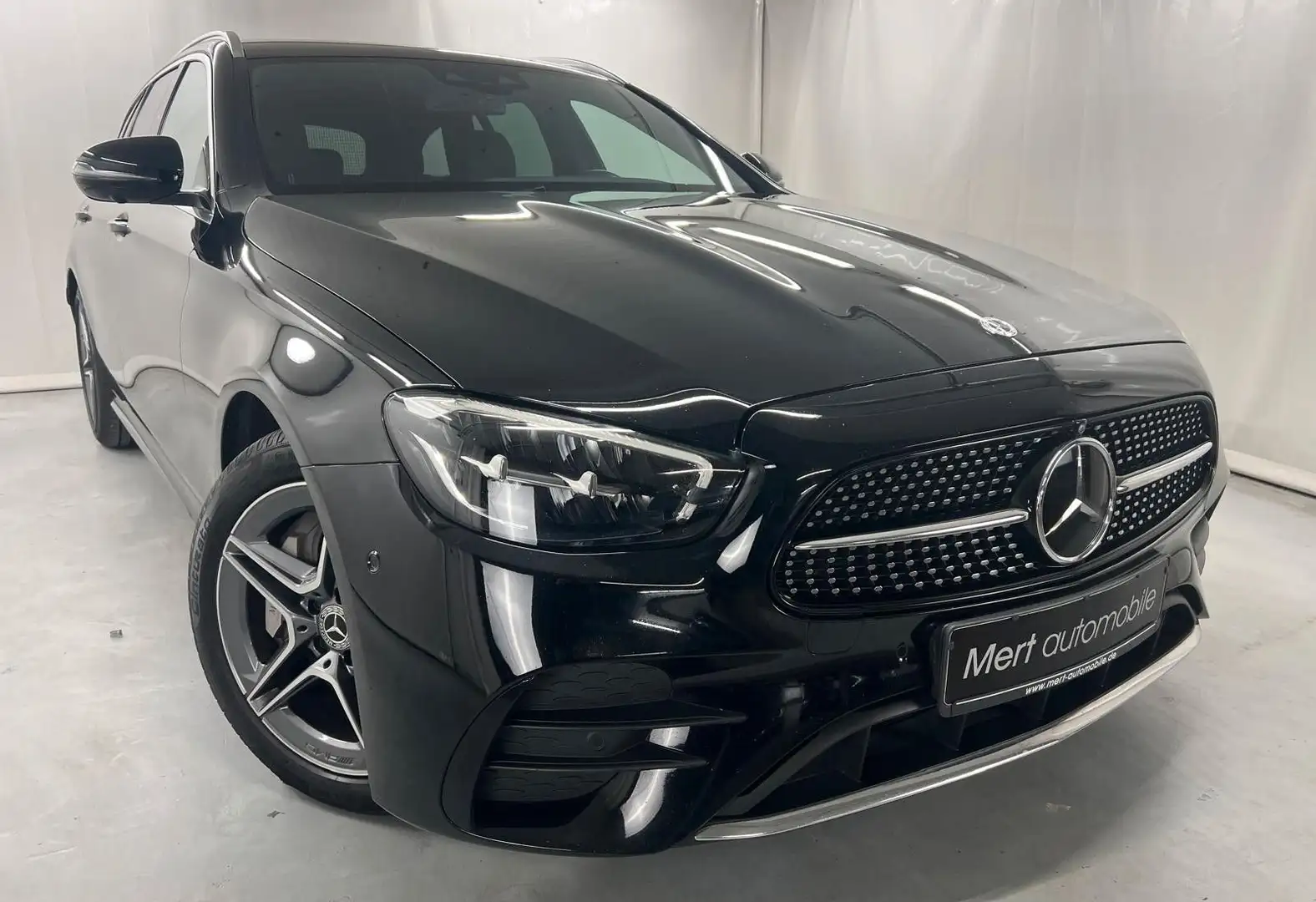 Mercedes-Benz E 450 T*4M*2 x AMG*AIRM*DISTR*AHK*TOTW*360°*HEAD Noir - 1