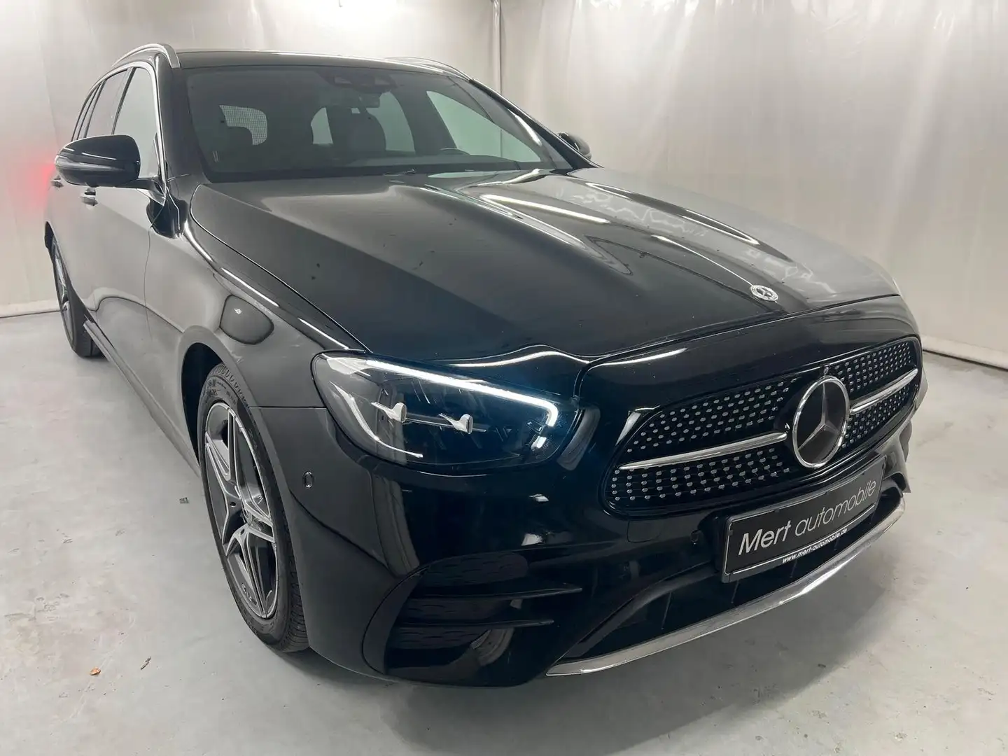 Mercedes-Benz E 450 T*4M*2 x AMG*AIRM*DISTR*AHK*TOTW*360°*HEAD Noir - 2