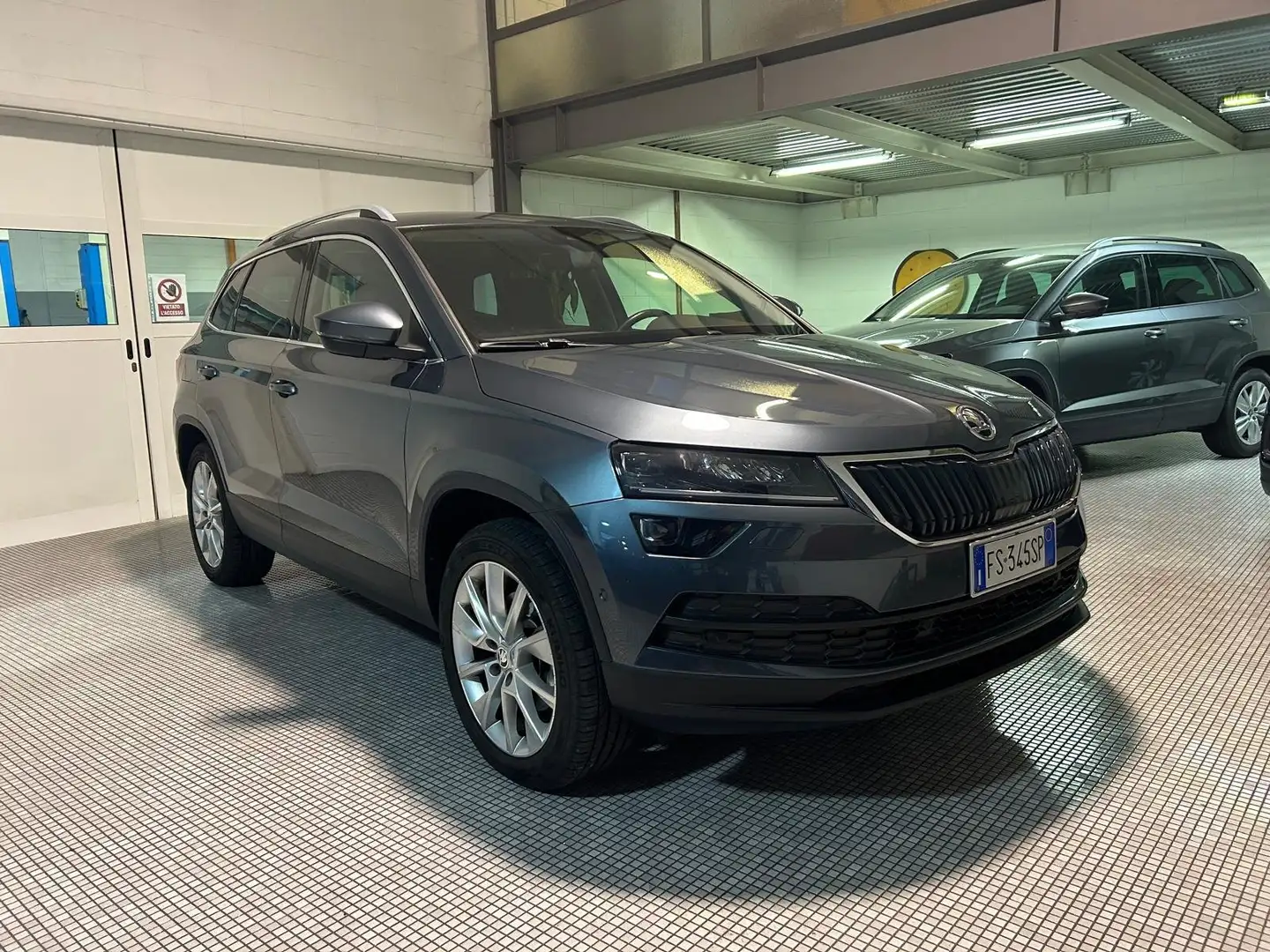 Skoda Karoq Karoq 2.0 tdi Style 4x4 dsg Grigio - 1