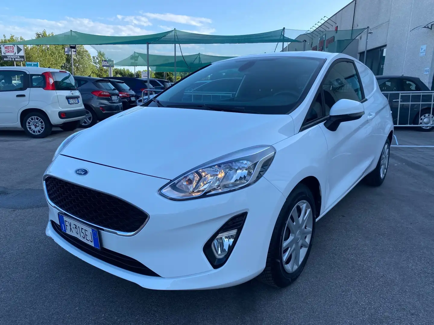 Ford Fiesta 1.5 TDCi 85 CV 3 porte Van Business Blanc - 1